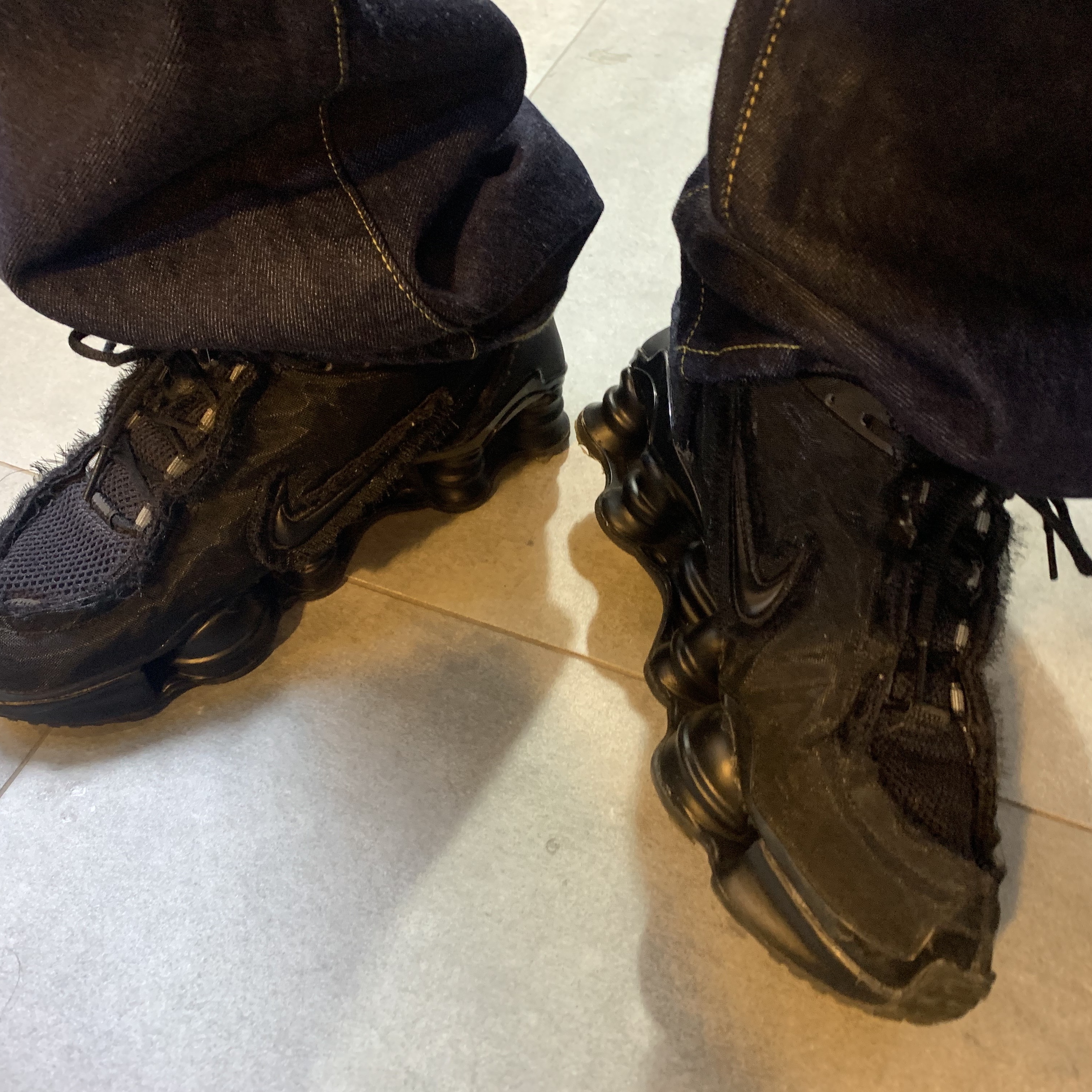 (W) Nike x Comme des Garcons Shox TL Black 착용 스타일 - 2