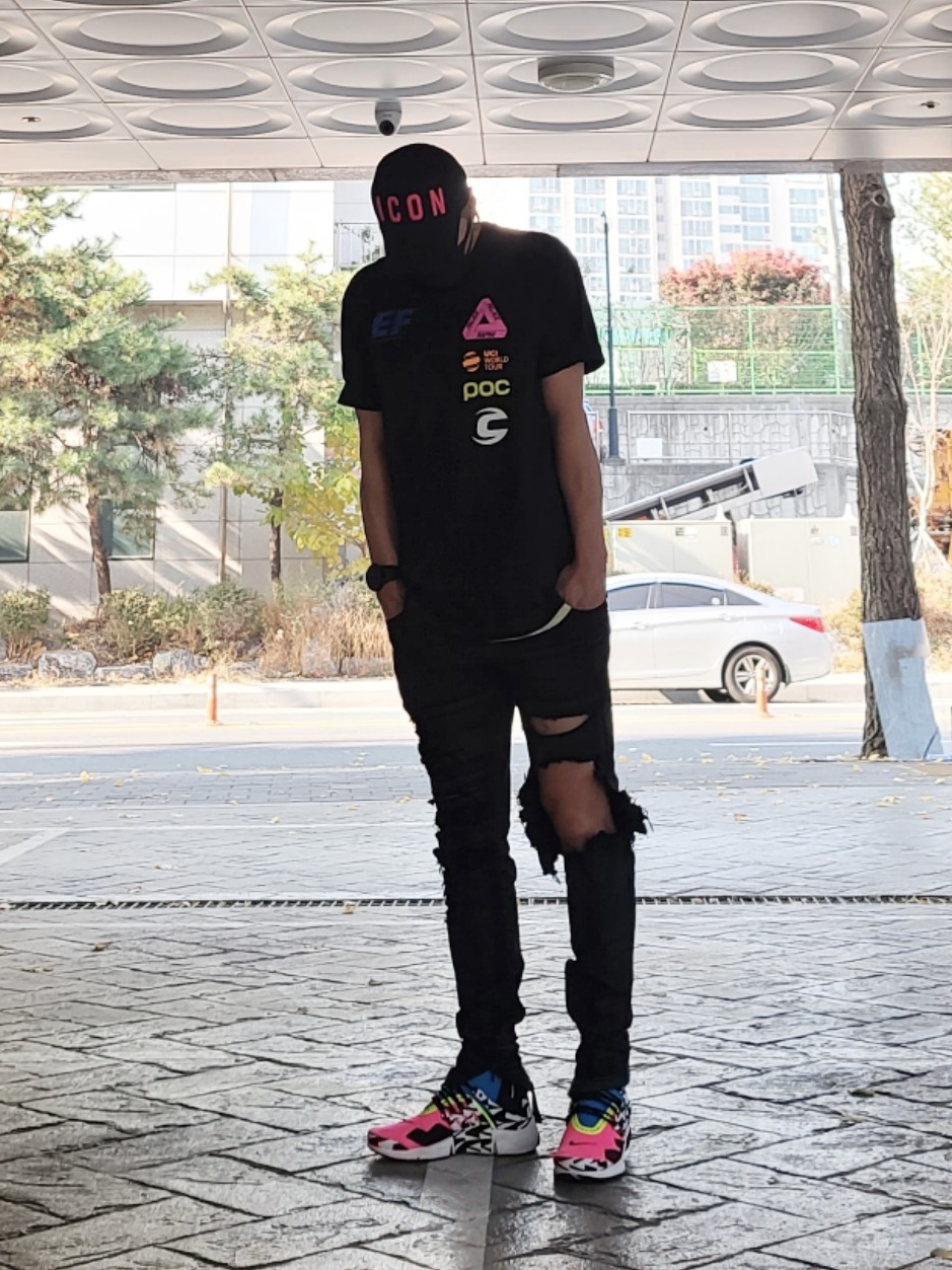 Nike x Acronym Air Presto Mid Racer Pink, Palace x Rapha Off Bike T-Shirt Black - 20FW 착용 스타일