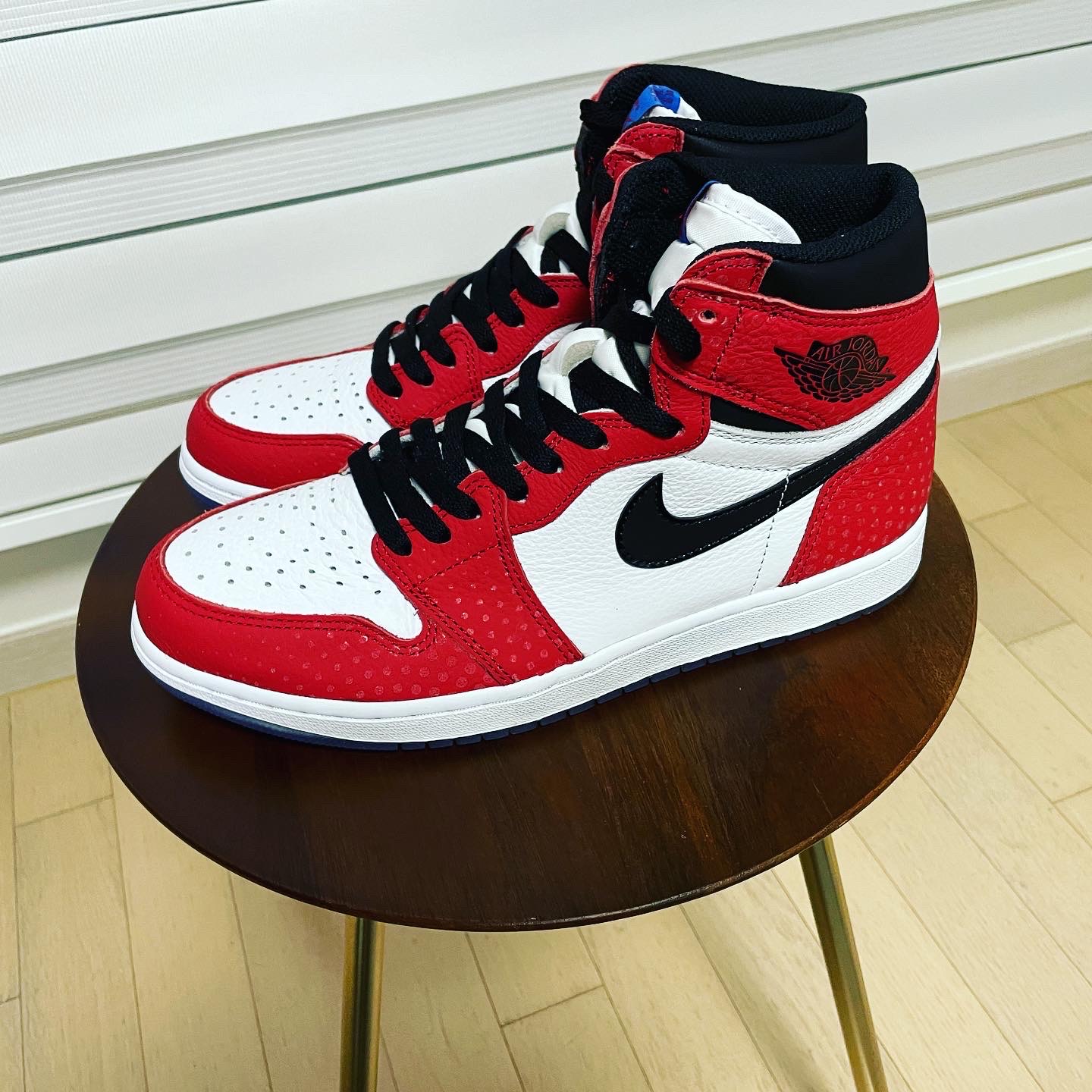 Jordan 1 Retro High Spider-Man Origin Story 착용 스타일 - 1