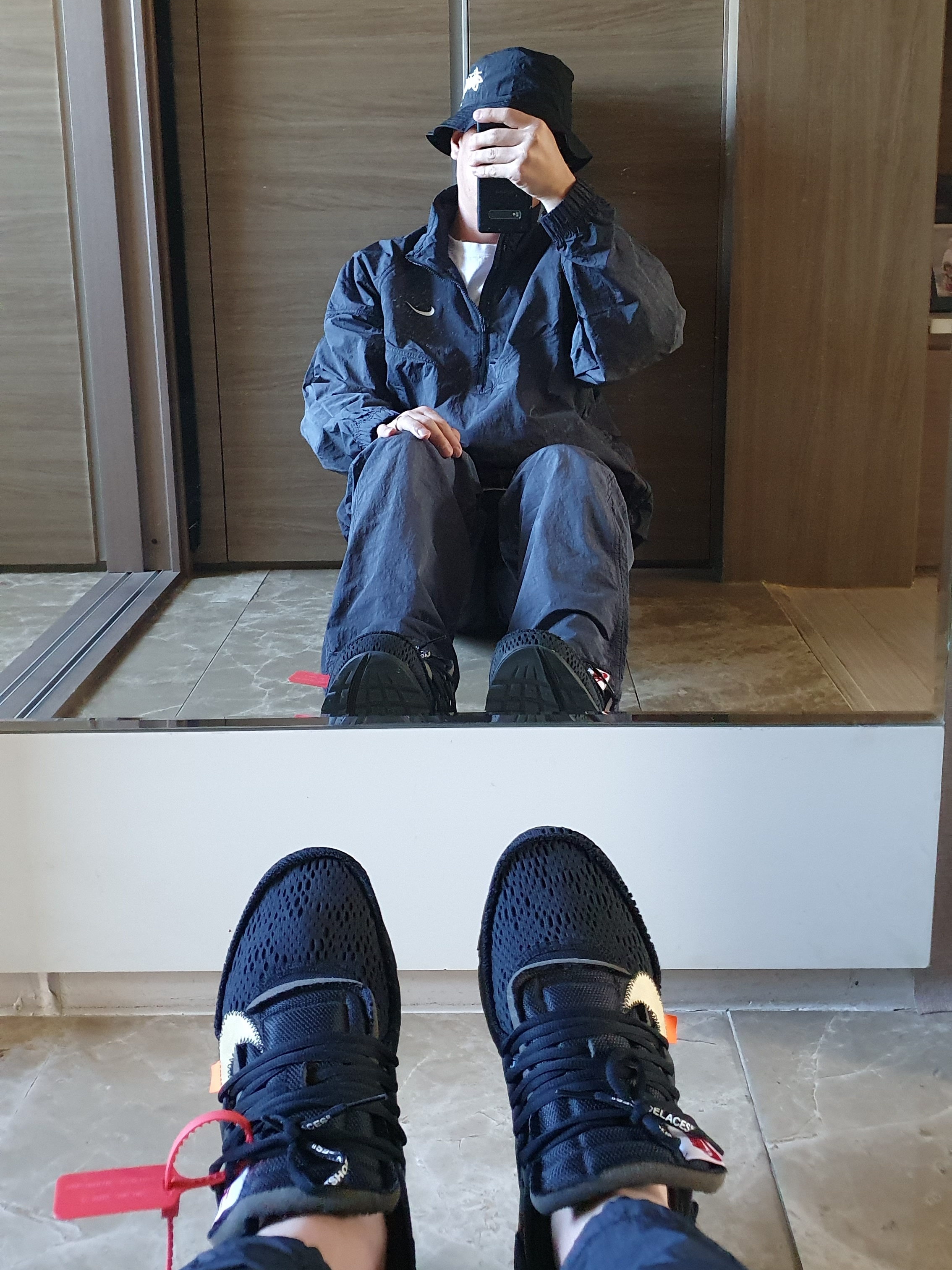 Nike x Stussy Windrunner Jacket Off Noir, Nike x Stussy Beach Pants Off Noir 착용 스타일
