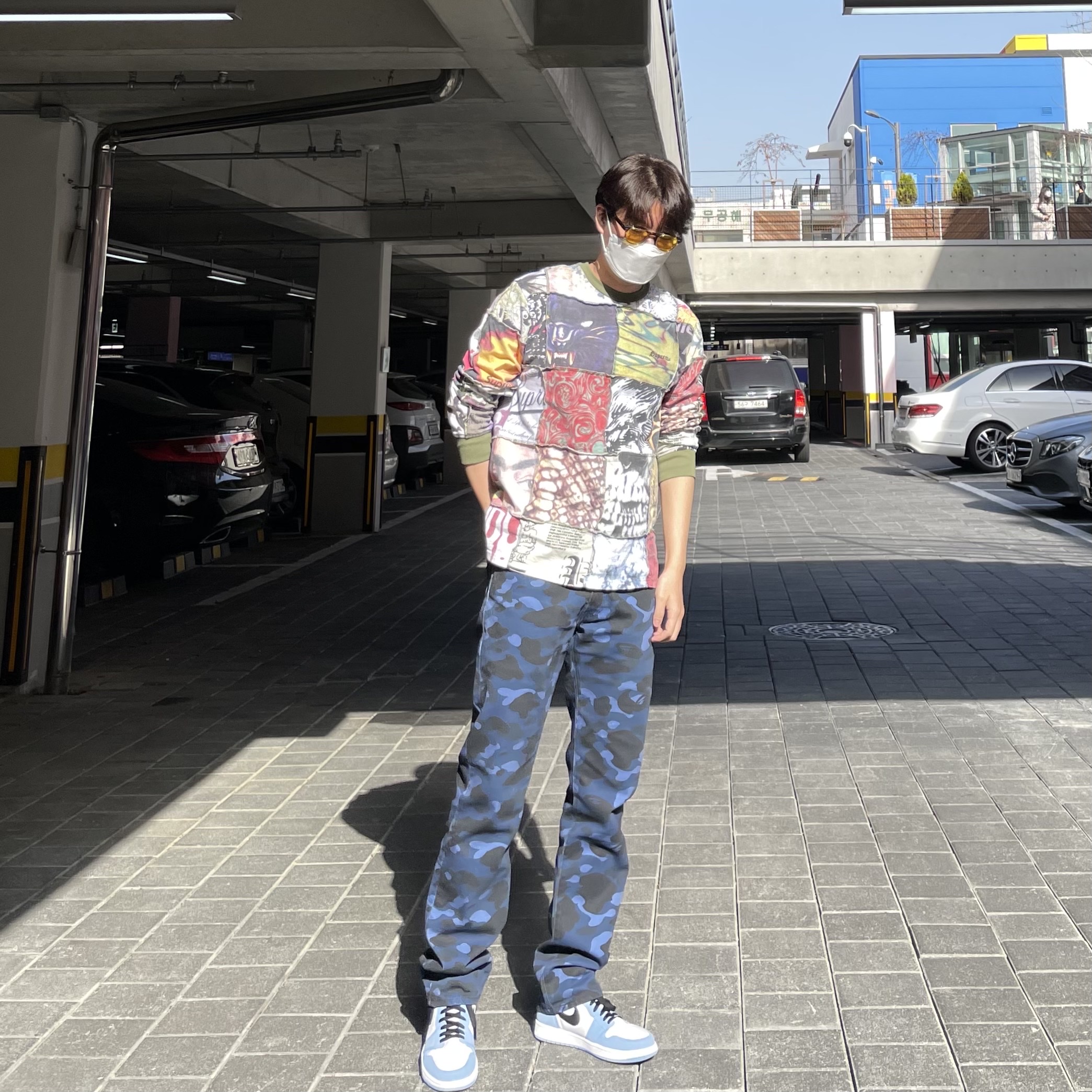 Jordan 1 Retro High OG University Blue, BAPE x Levi's Camo 501 93 Model Blue - Asia Exclusive 착용 스타일 - 1