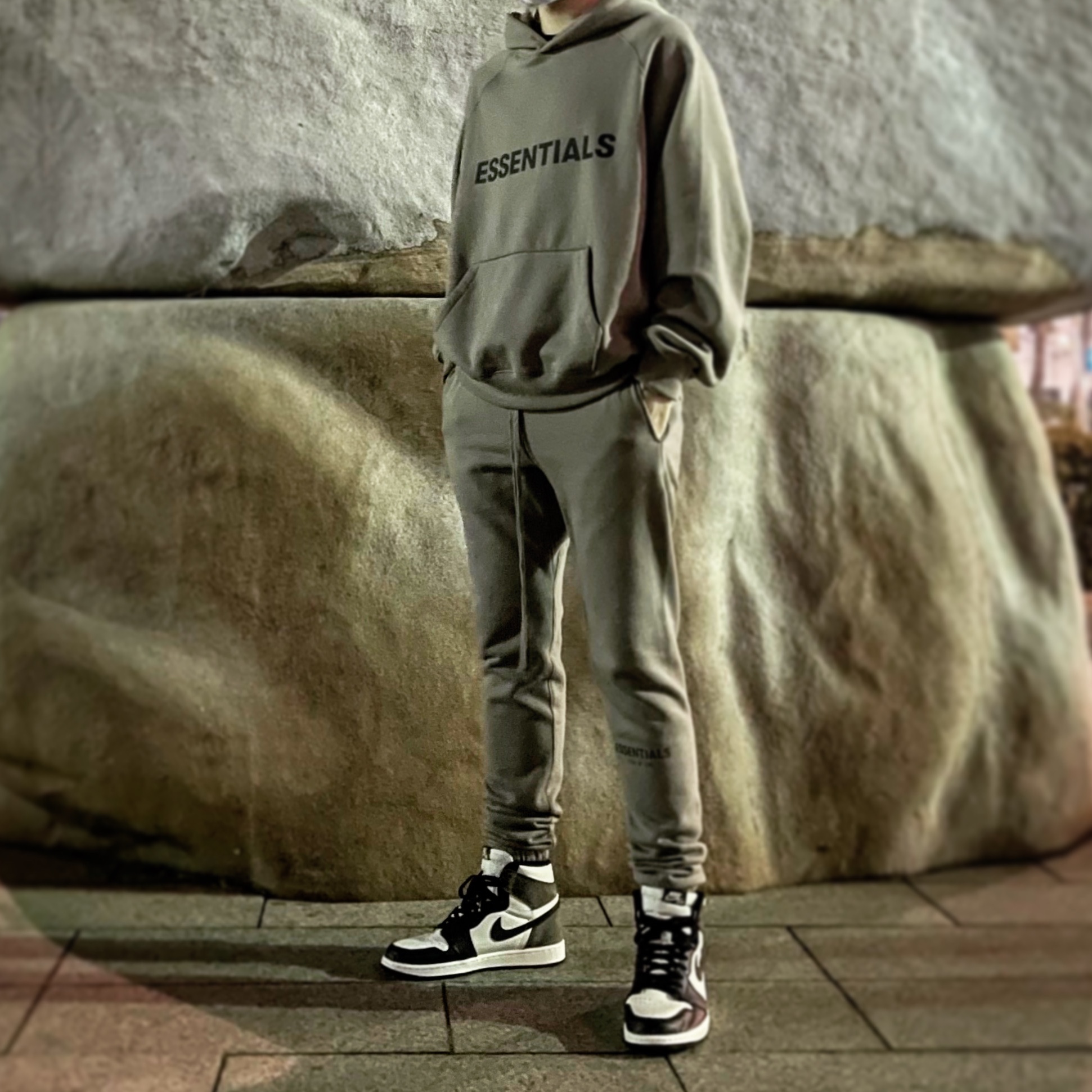 Essentials 3D Silicon Applique Pullover Hoodie Gray Flannel/Charcoal - 20SS, Essentials Sweatpants Gray Flannel/Charcoal - 20SS 착용 스타일