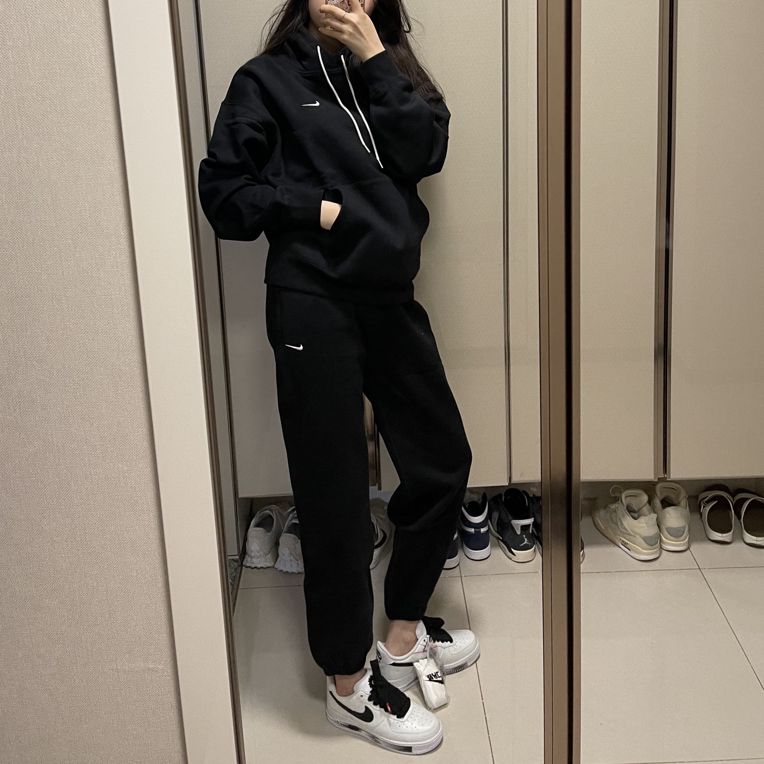 Nike NRG Solo Swoosh Fleece Hoodie Black White - Asia, (W) Nike NRG Solo Swoosh Fleece Pants Black White - Asia 착용 스타일
