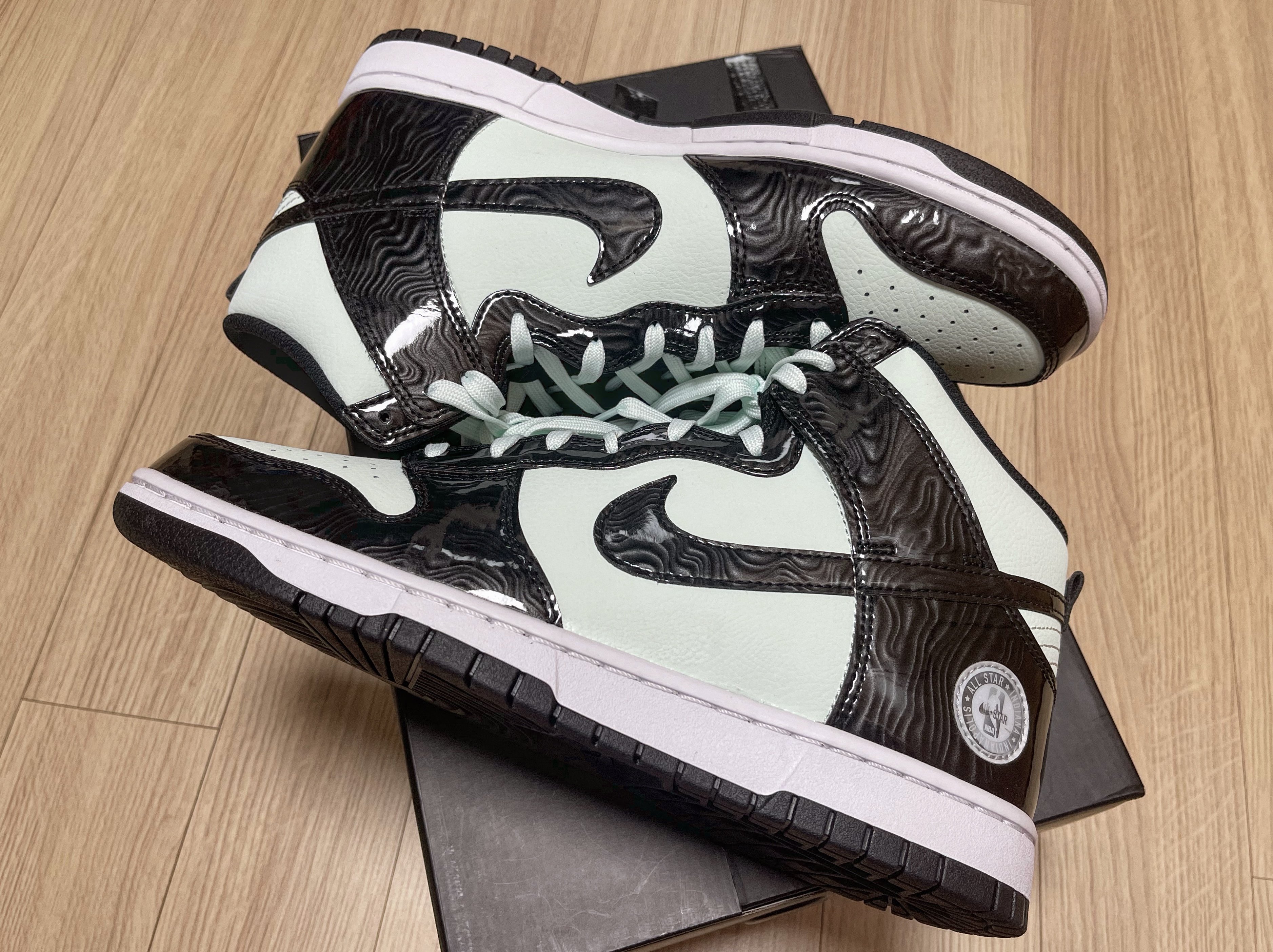 Nike Dunk High Barely Green 착용 스타일 - 3