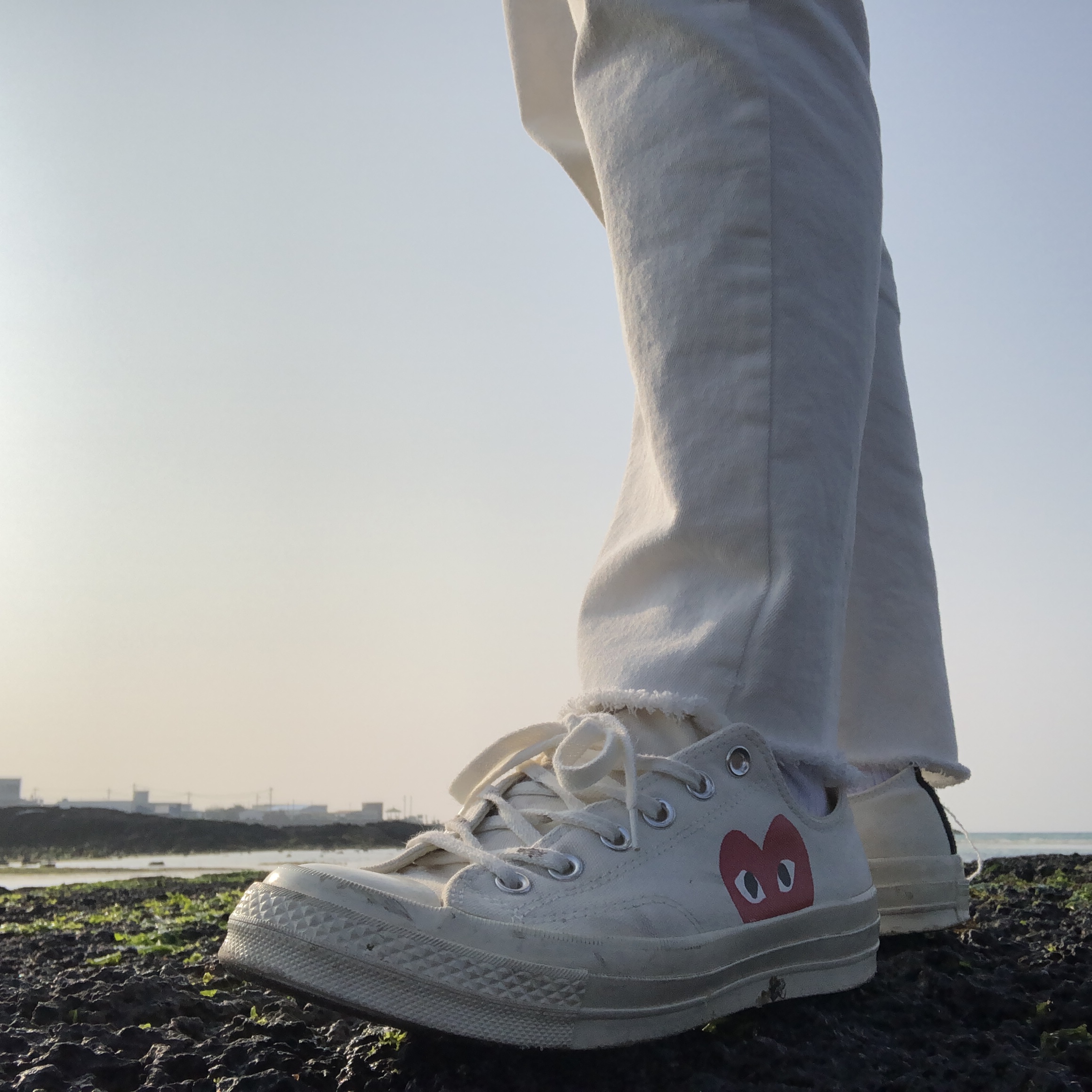 Converse x Play Comme des Garcons Chuck 70 Ox White 착용 스타일