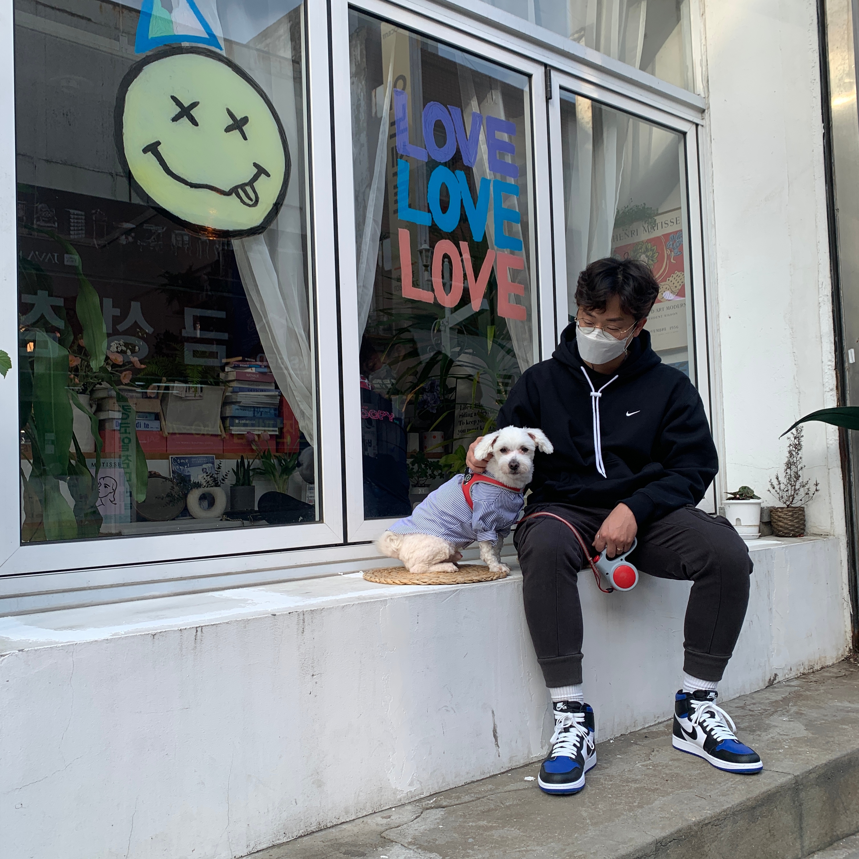 Nike M NRG Hoodie Black, Jordan 1 Retro High OG Royal Toe 착용 스타일