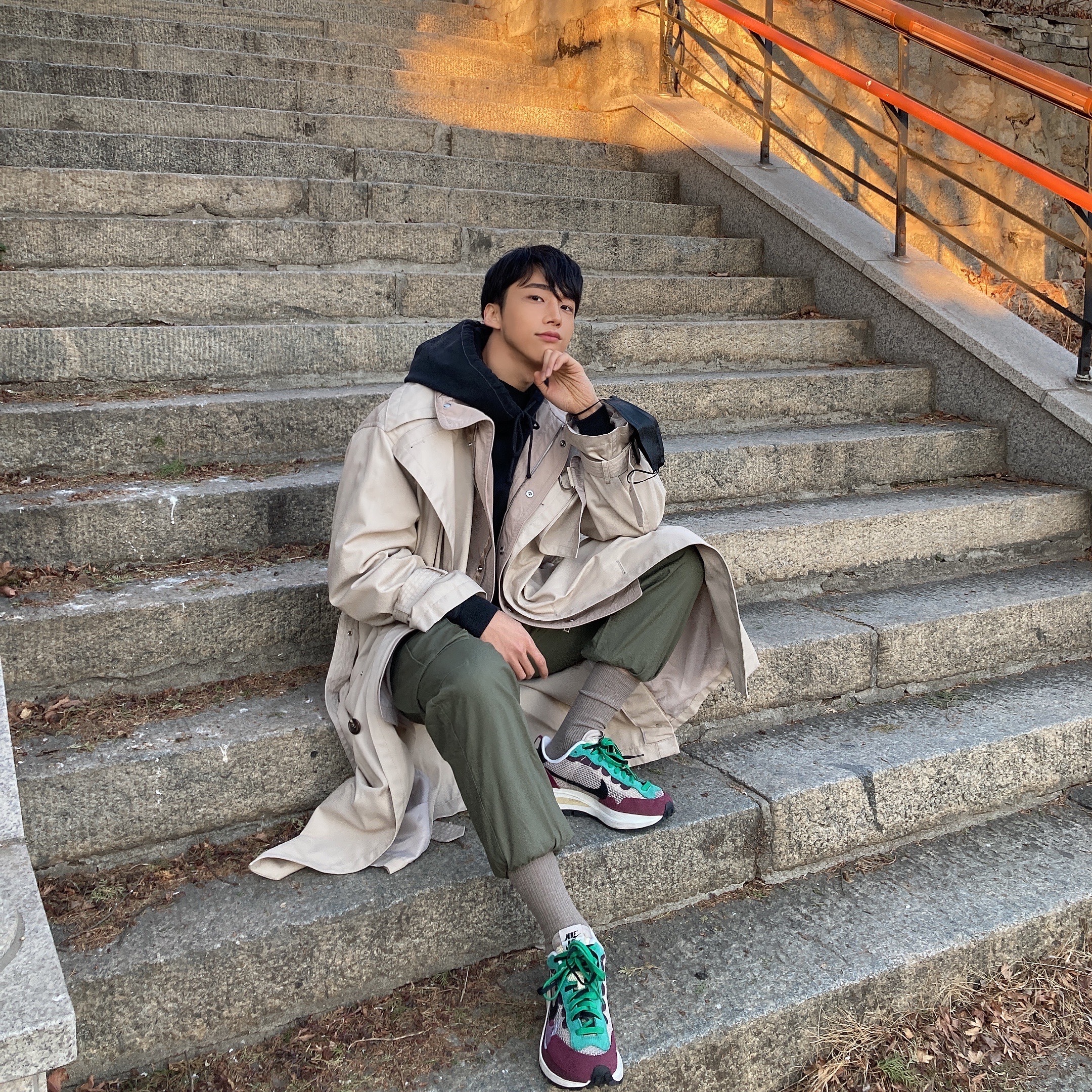 Nike x Sacai VaporWaffle String & Black Villain Red 착용 스타일
