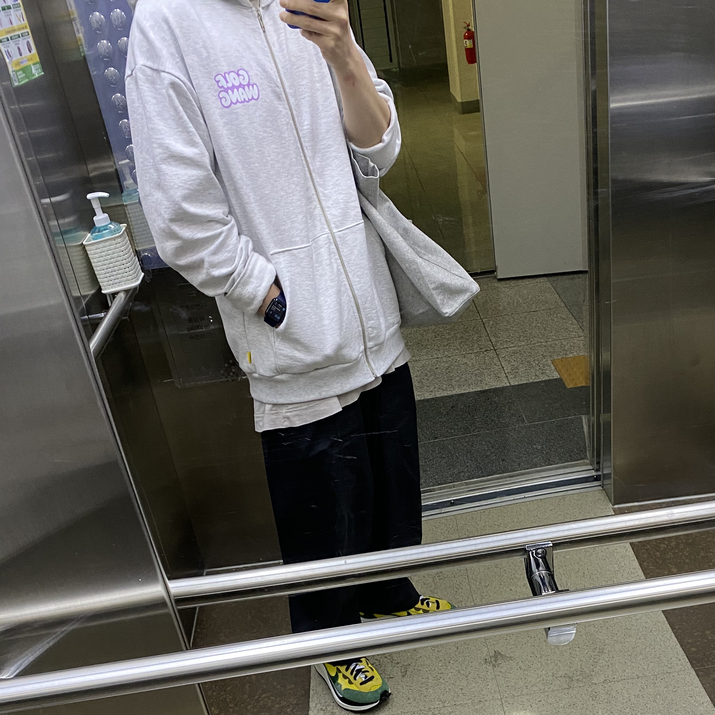 Nike x Sacai VaporWaffle Tour Yellow & Gorge Green Sail 착용 스타일