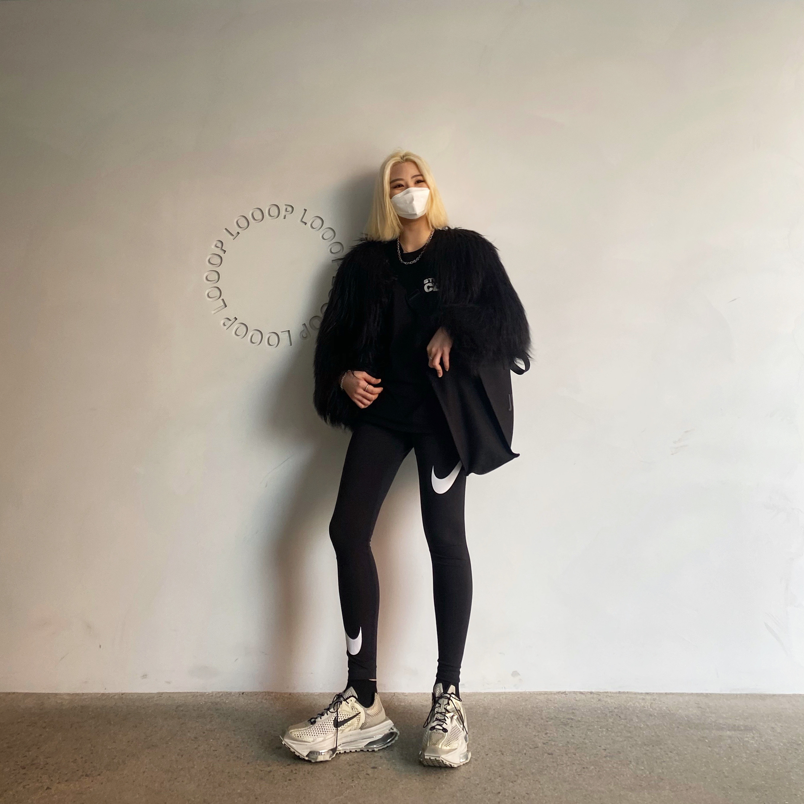 Nike x Matthew M Williams Zoom 004 Stone, Stussy x CDG Surfman T-Shirt Black 착용 스타일