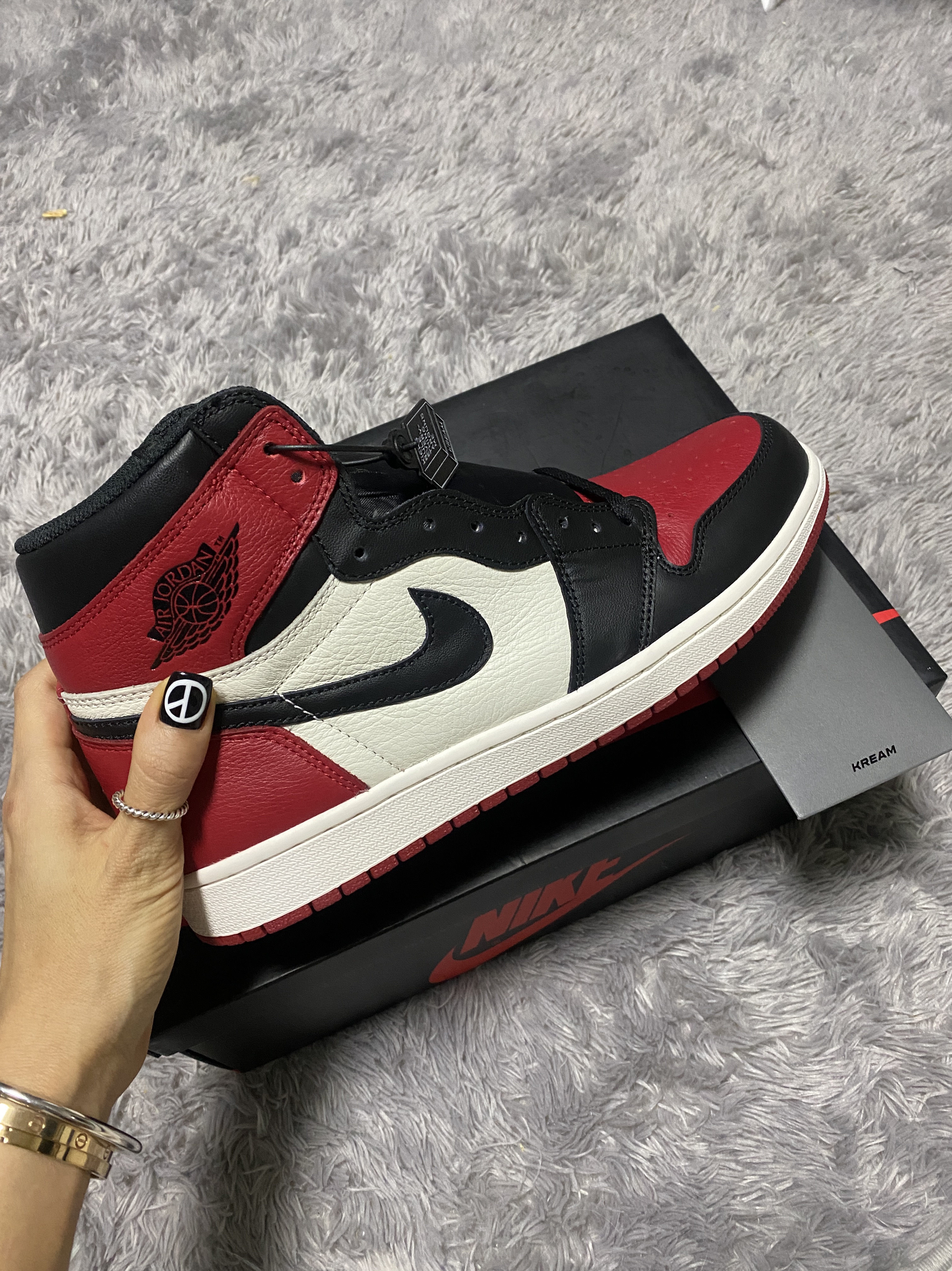 Jordan 1 Retro High OG Bred Toe 착용 스타일 - 2