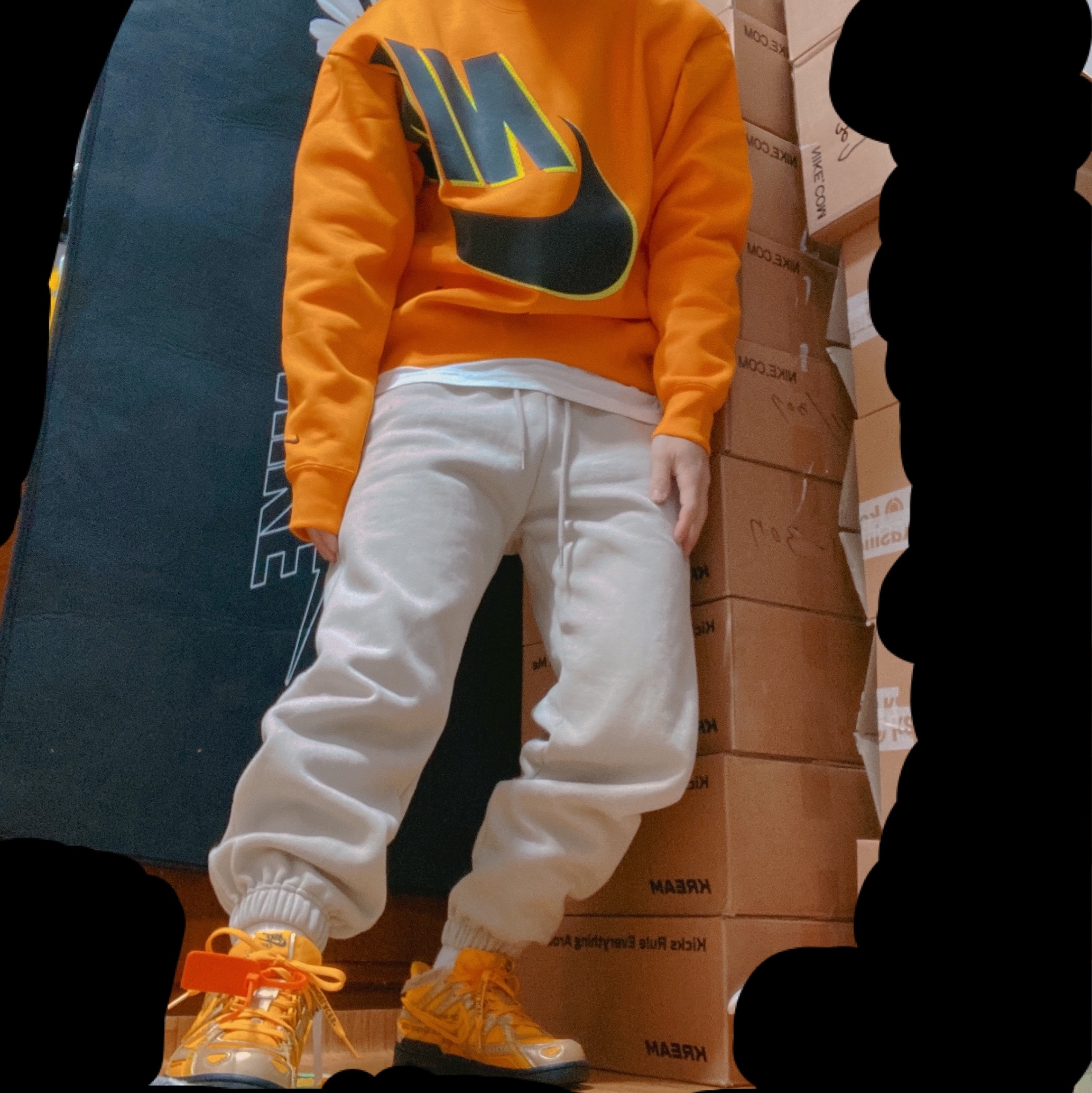 Nike x Off-White Air Rubber Dunk University Gold, Nike x Kim Jones Fleece Crew Circuit Orange - Asia 착용 스타일