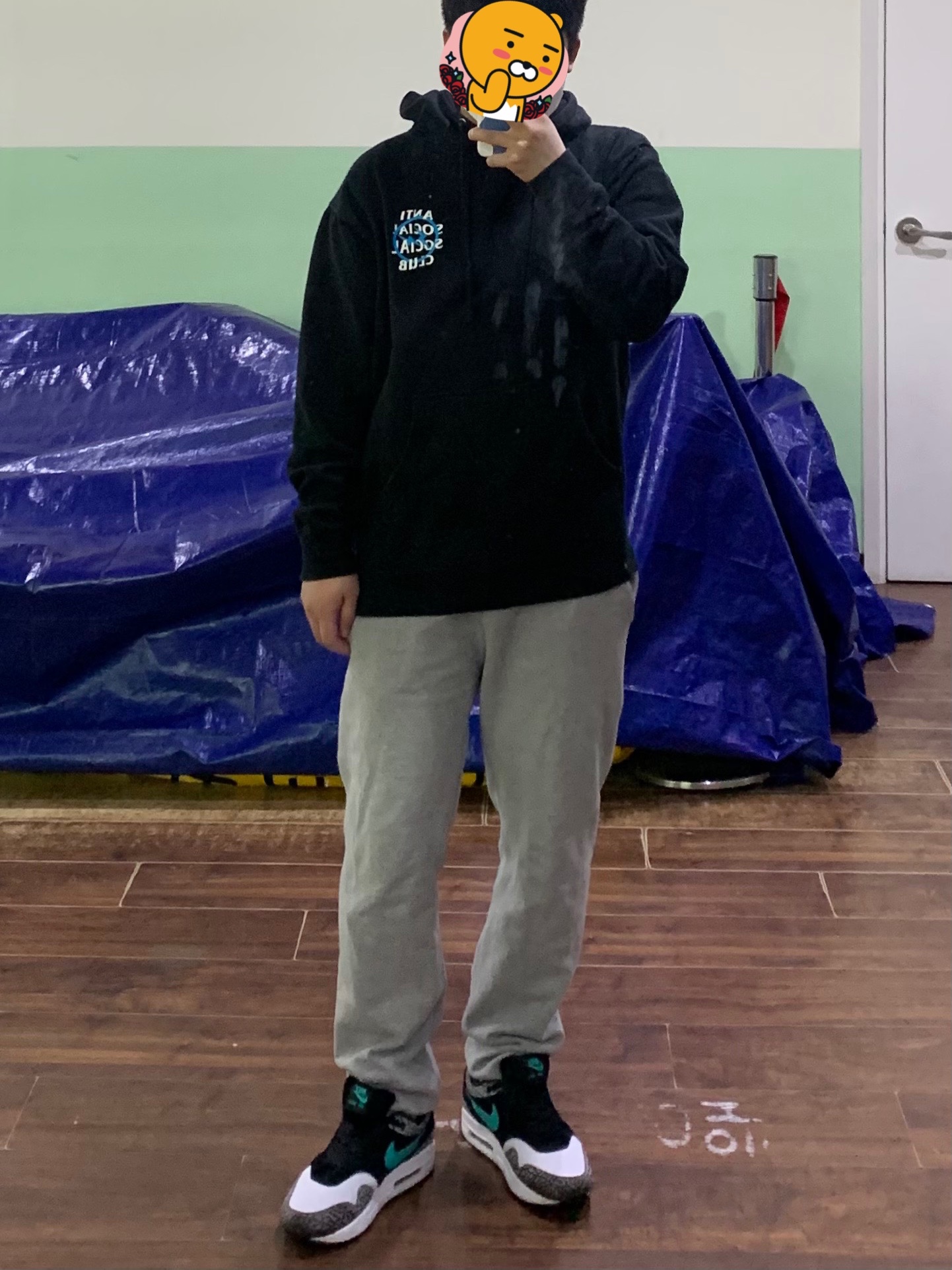Anti Social Social Club x Fragment Bolt Hoodie Blue, NIke x Atmos Air Max 1 Elephant 2017 착용 스타일
