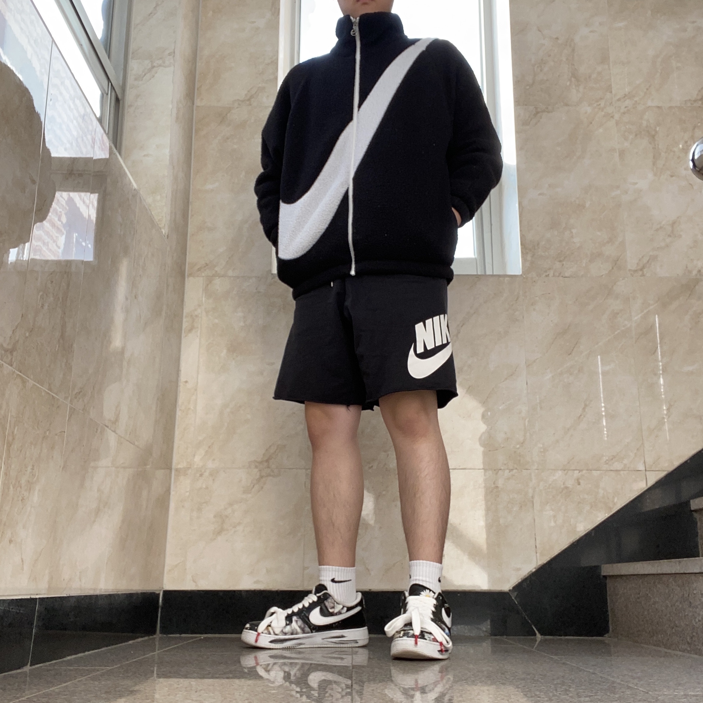 Nike x Peaceminusone Air Force 1 Low Para-Noise, Nike Big Swoosh Full Zip Jacket Black Sail 착용 스타일