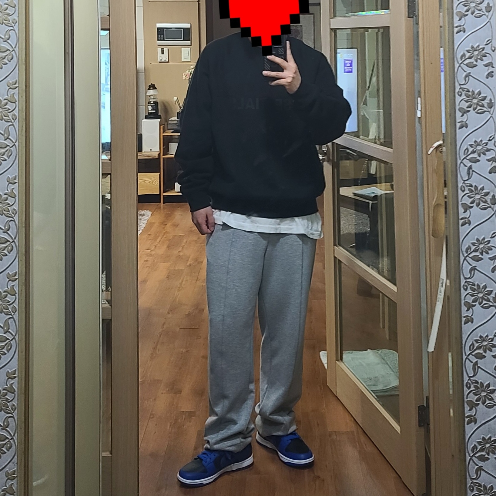 Essentials 3D Silicon Applique Crewneck Dark Slate/Black 2020, Nike Dunk Low Retro Hyper Cobalt 착용 스타일