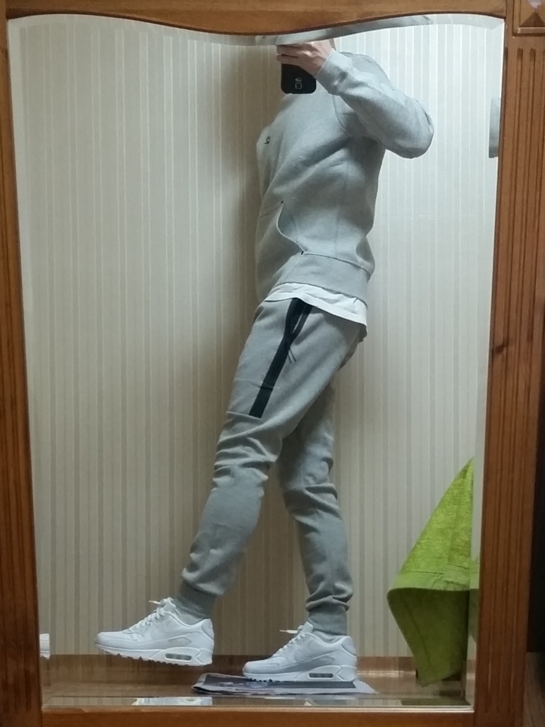 Nike Air Max 90 NRG Recraft Sail 착용 스타일 - 2