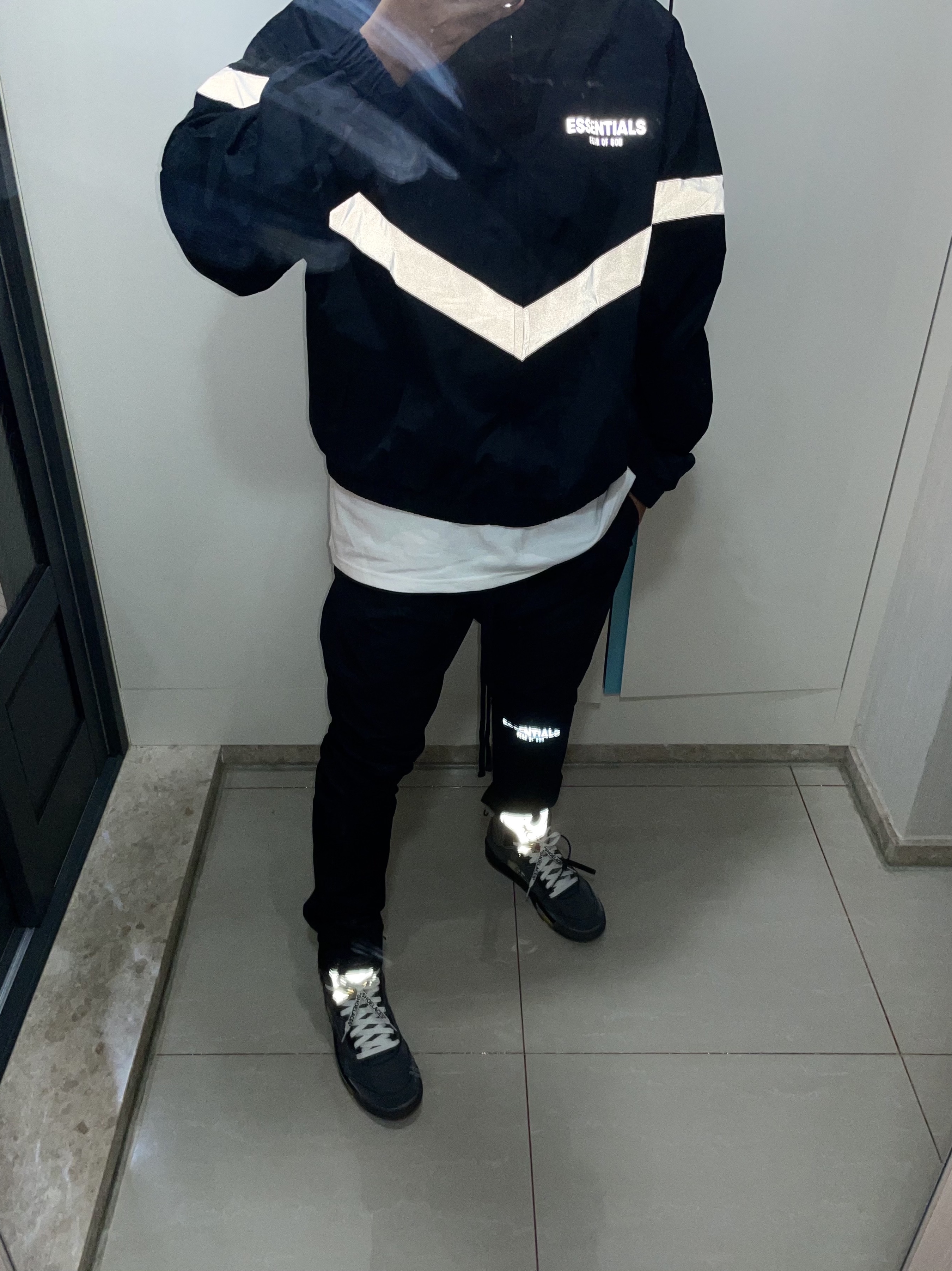 Jordan 5 x Off-White Retro SP Black Muslin, Essentials Track Pants Reflective Black - 20FW 착용 스타일 - 3