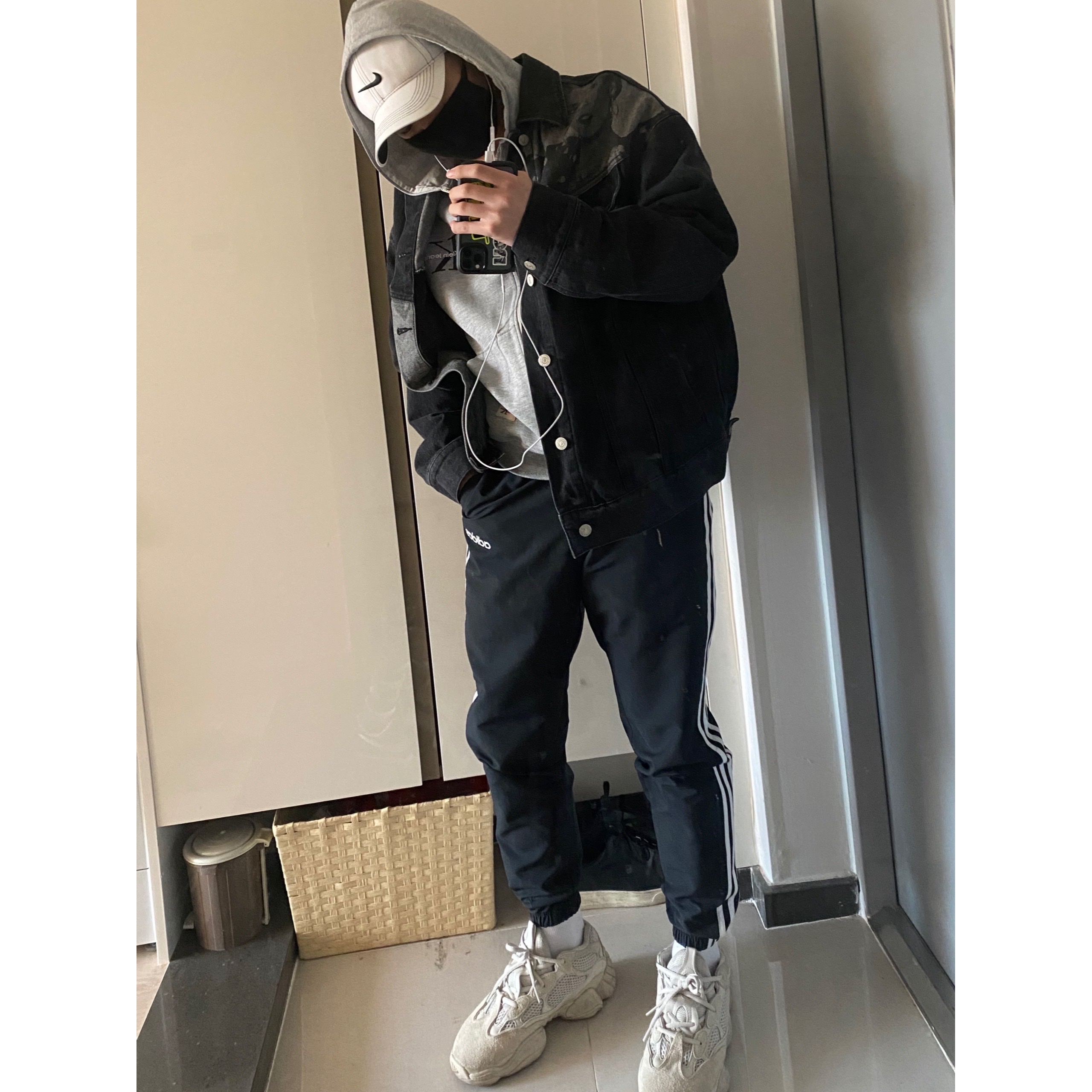 Adidas Yeezy 500 Blush 2018 착용 스타일