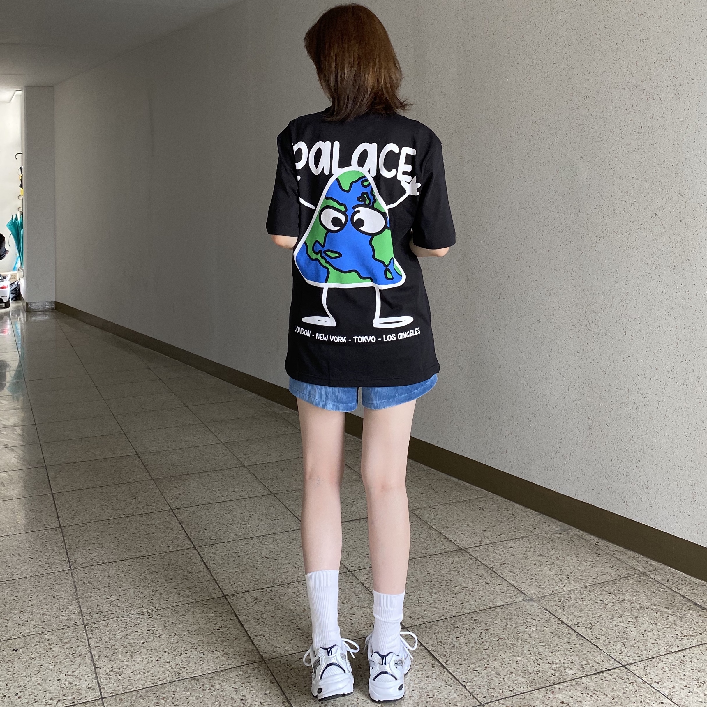 New Balance 530 White, Palace Globlerone T-Shirt Black - 20SS 착용 스타일 - 3