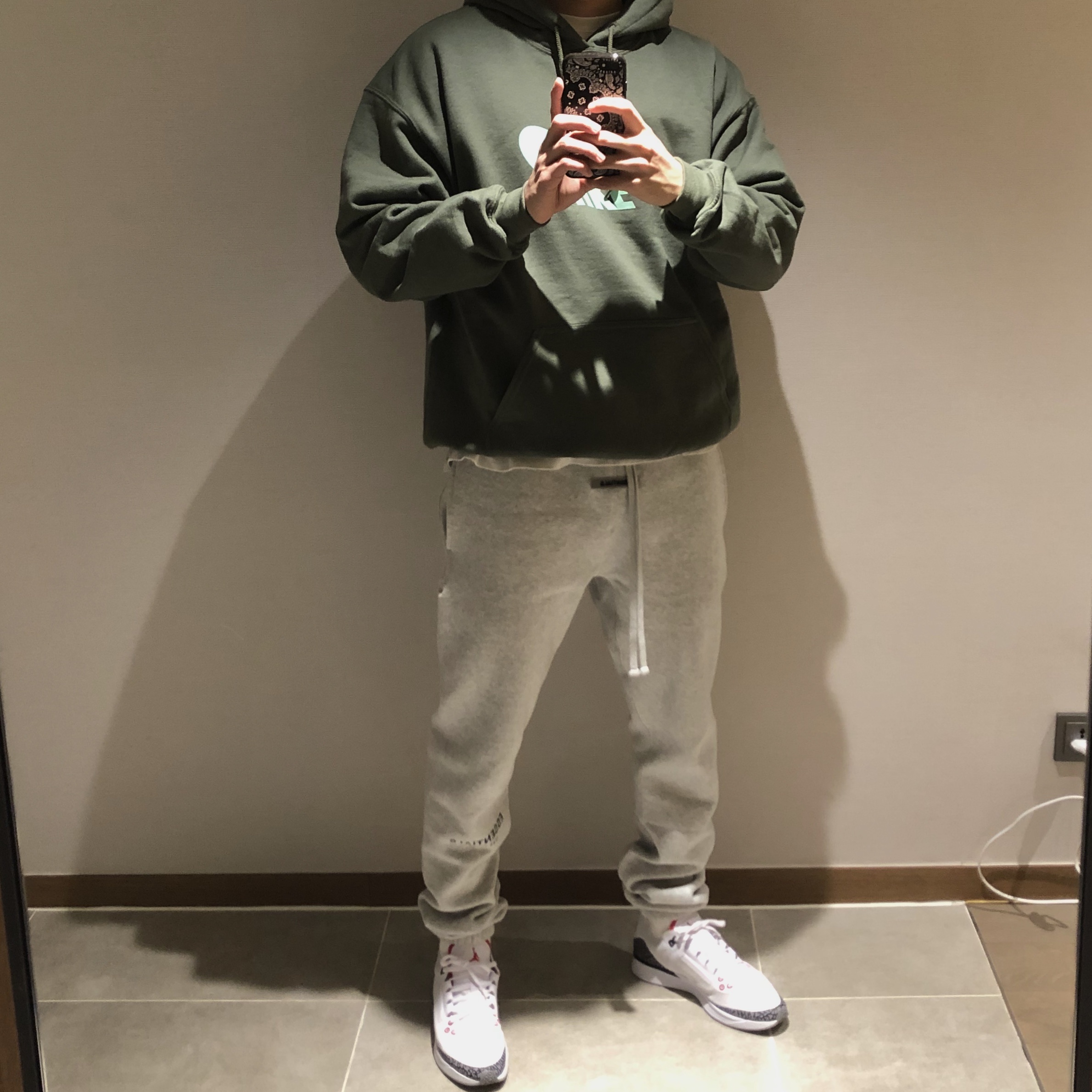 Essentials Sweatpants Heather Grey - 20FW 착용 스타일