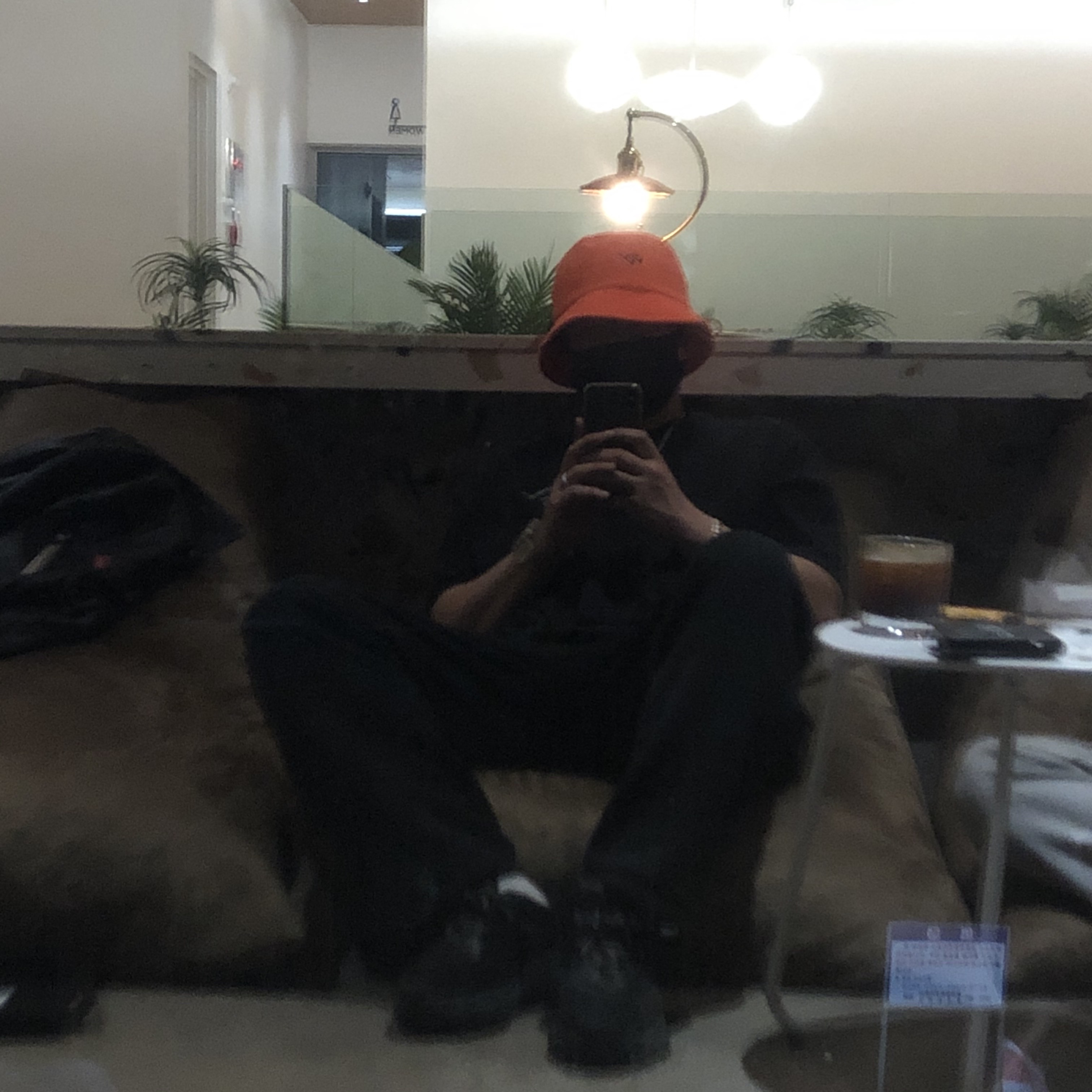 Jordan Why Not Bucket Hat Hyper Crimson, Supreme Hanes Crew Socks White (4 Pack) 착용 스타일