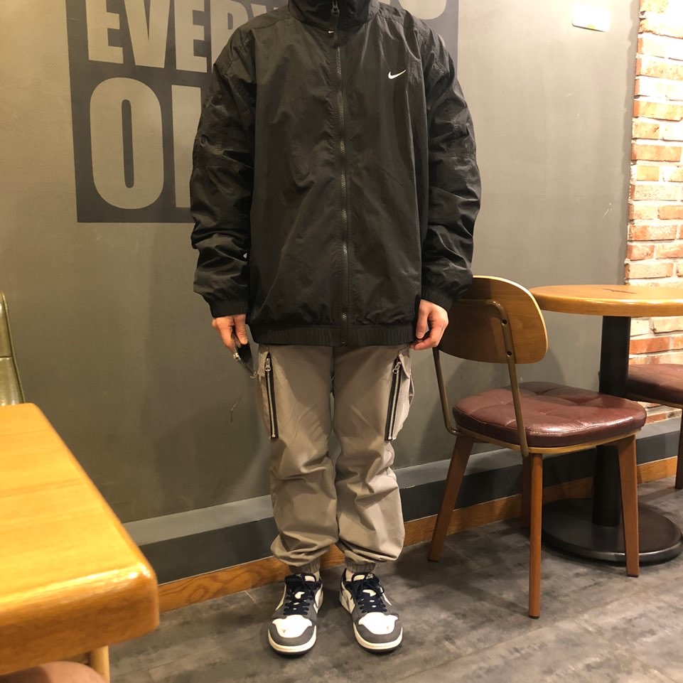 Jordan 1 Low SB Koston Midnight Navy 착용 스타일