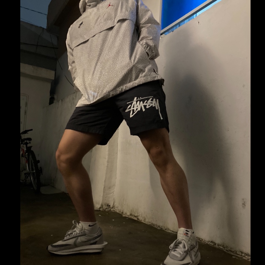 Nike x Sacai LDWaffle Summit White, Nike x Stussy Water Shorts Off Noir 착용 스타일