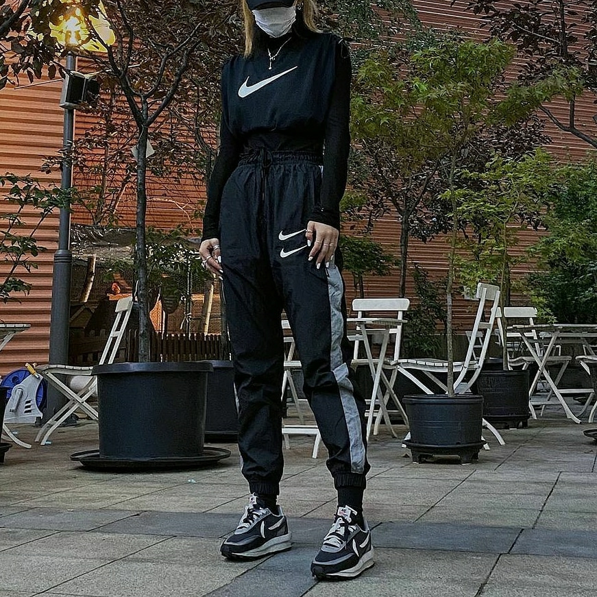 Nike x Sacai LDWaffle Black 착용 스타일