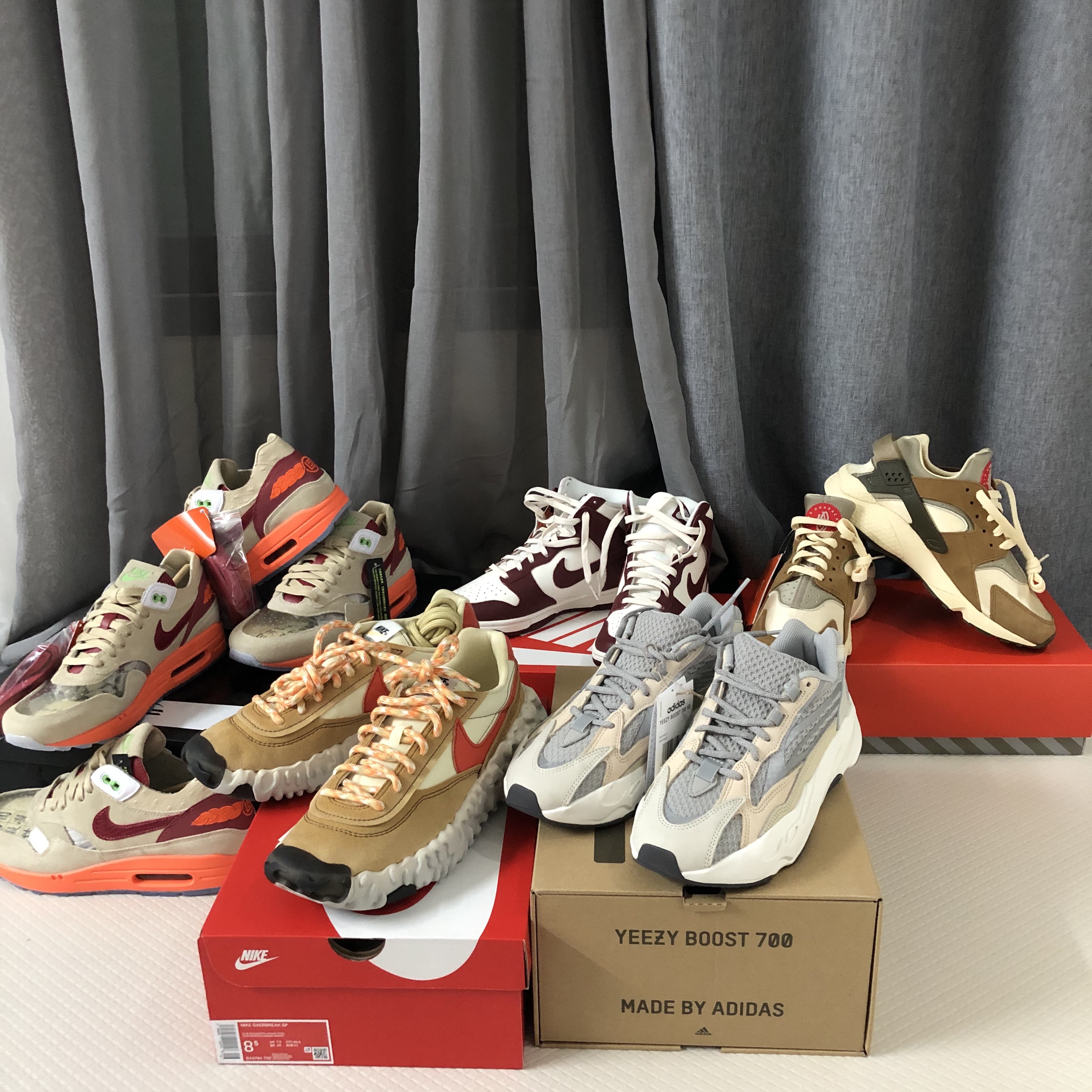 Adidas Yeezy Boost 700 V2 Cream, Nike Overbreak SP Fossil 착용 스타일 - 1