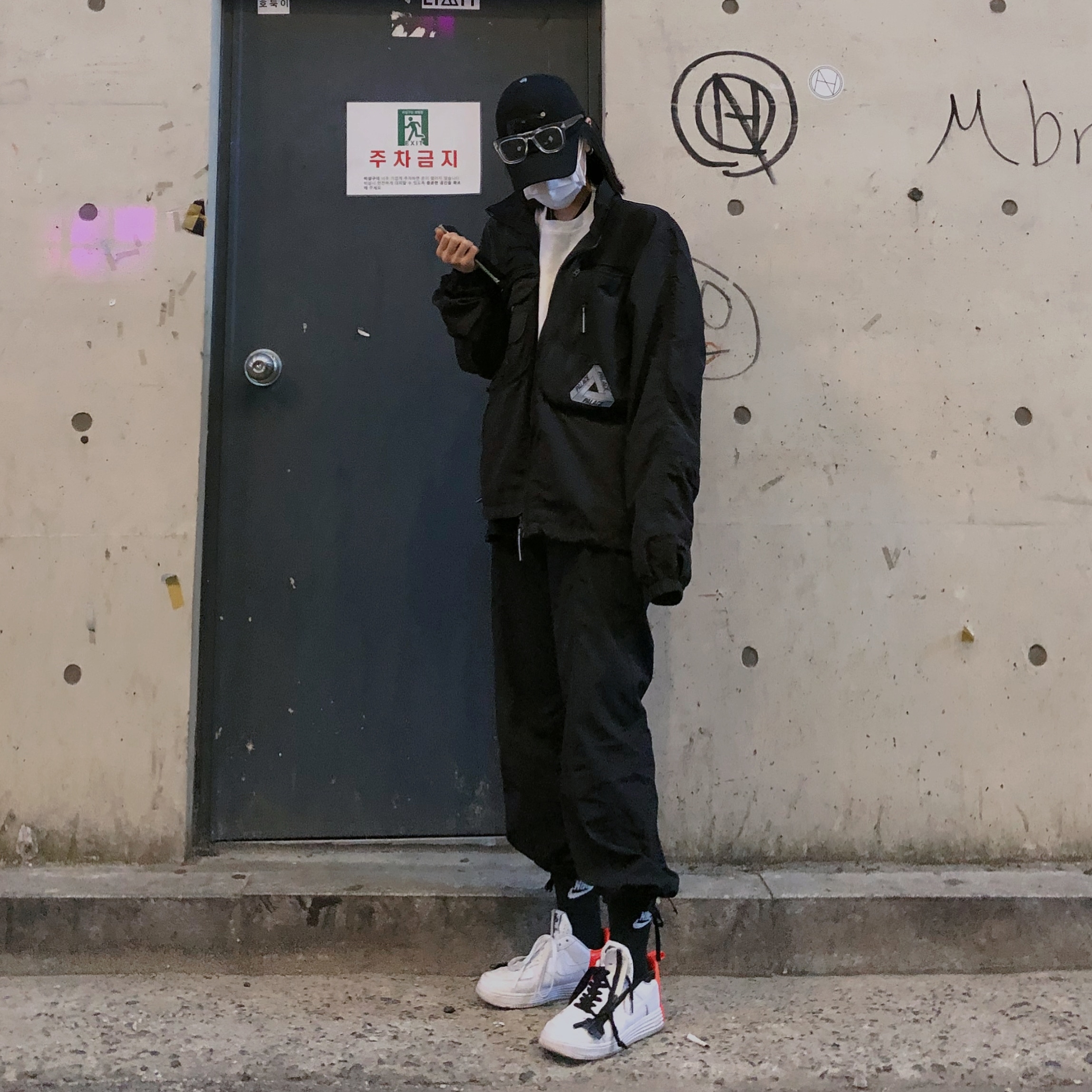 Palace Travel Jacket Black - 21SS, Nike x Acronym Lunar Force 1 SP Zip Bright Crimson 착용 스타일