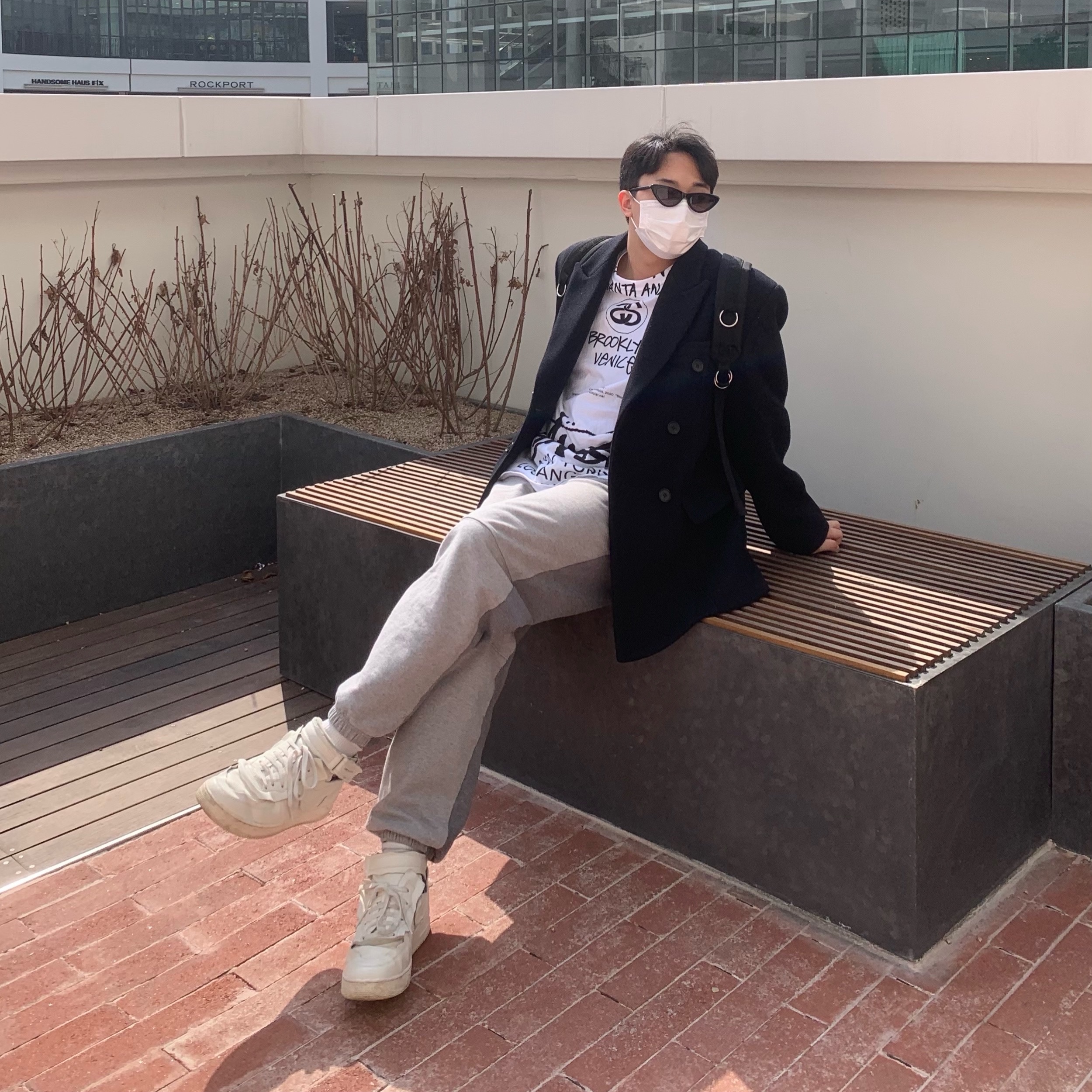 Stussy x Takahiromiyashita The Soloist 40 WT T-Shirt, Nike x Comme des Garcons Homme Plus Air Force Mid White 착용 스타일 - 1