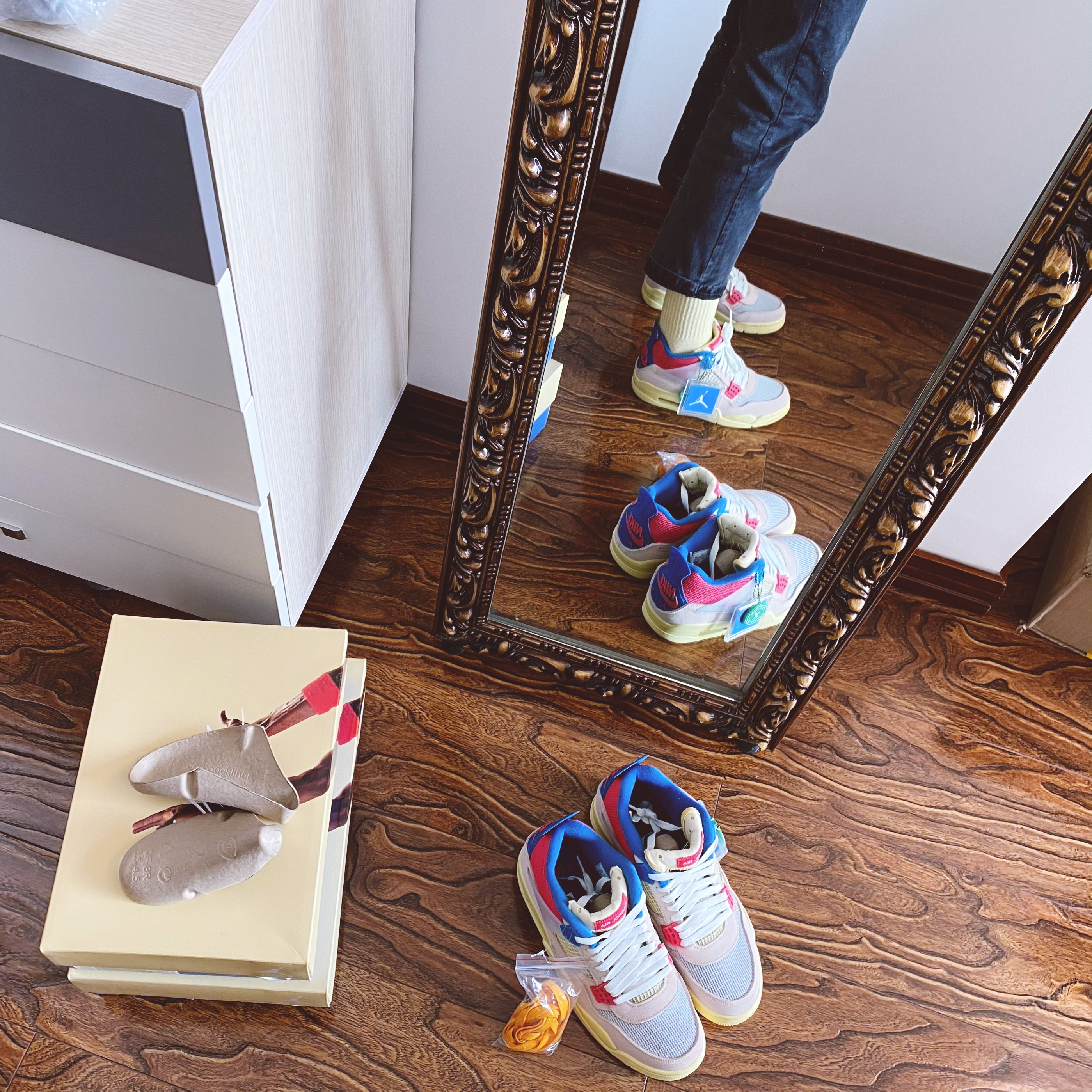 Jordan 4 x Union Retro Guava Ice 착용 스타일