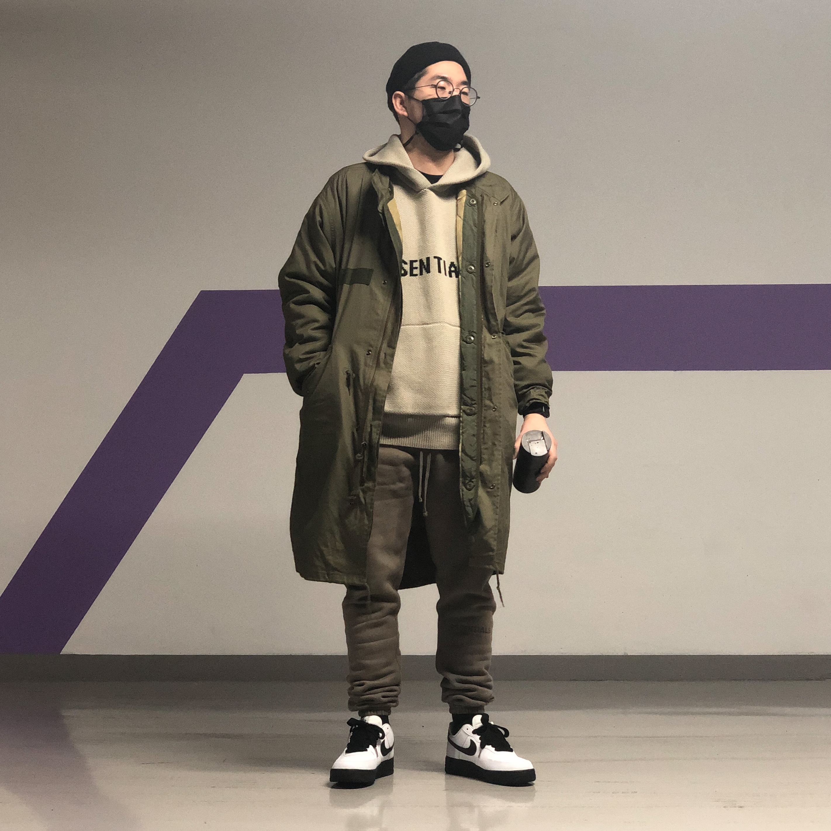 Essentials Knit Hoodie Olive - 20FW, Essentials Sweatpants Taupe - 20FW 착용 스타일