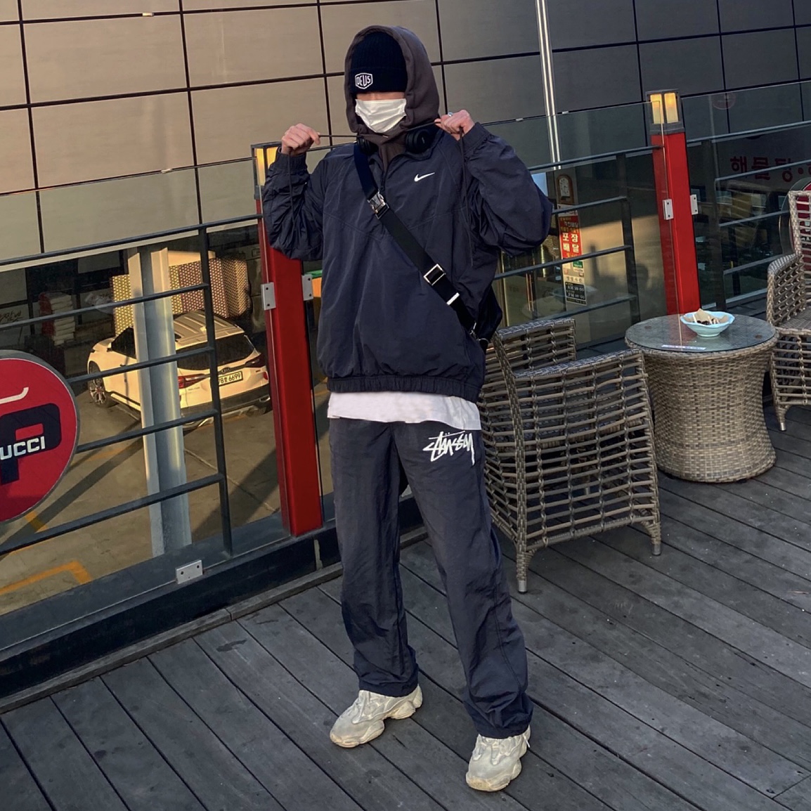 Nike x Stussy Windrunner Jacket Off Noir, Nike x Stussy Beach Pants Off Noir 착용 스타일