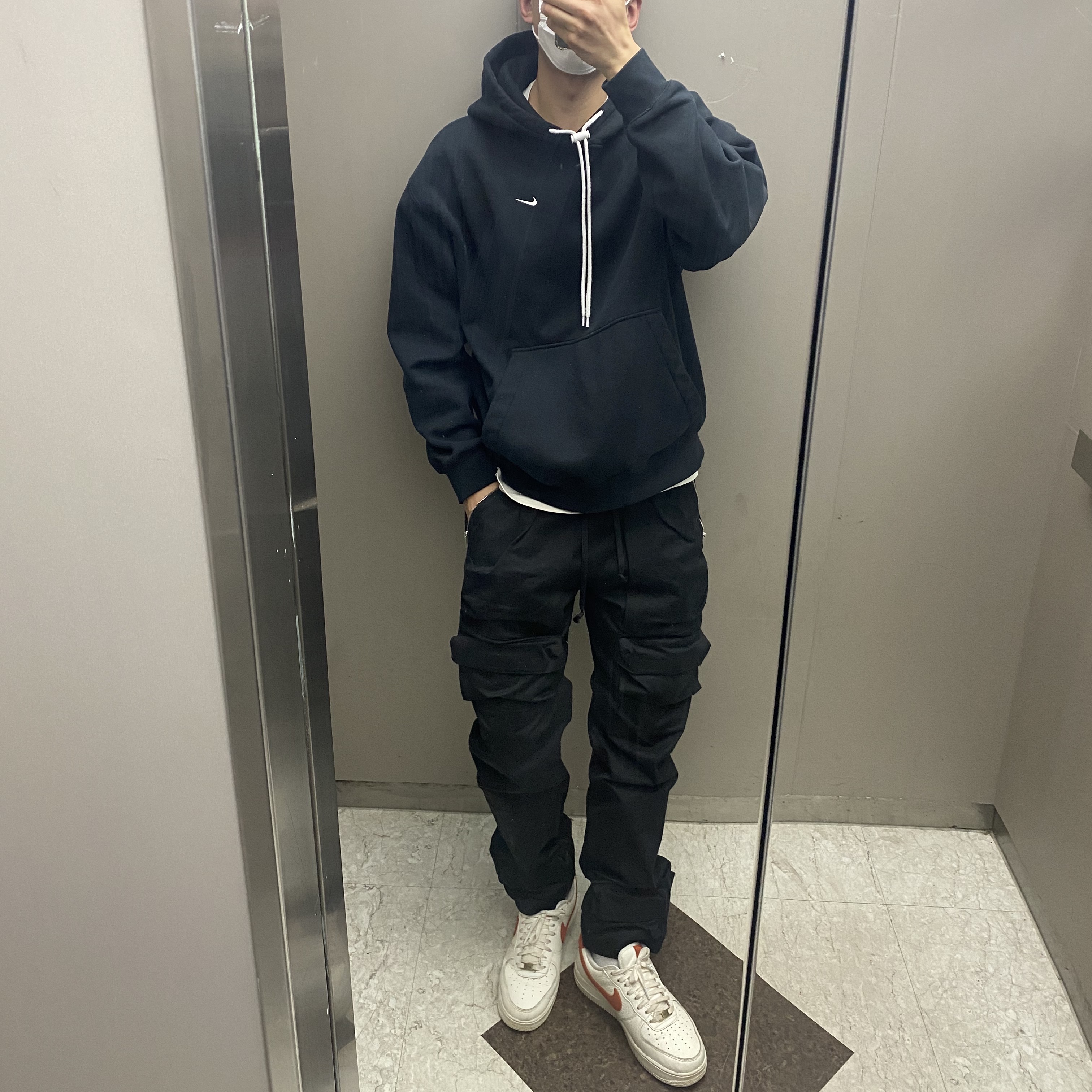 Nike Air Force 1 '07 Craft Mantra Orange, Nike NRG Solo Swoosh Fleece Hoodie Black White - Asia 착용 스타일 - 1