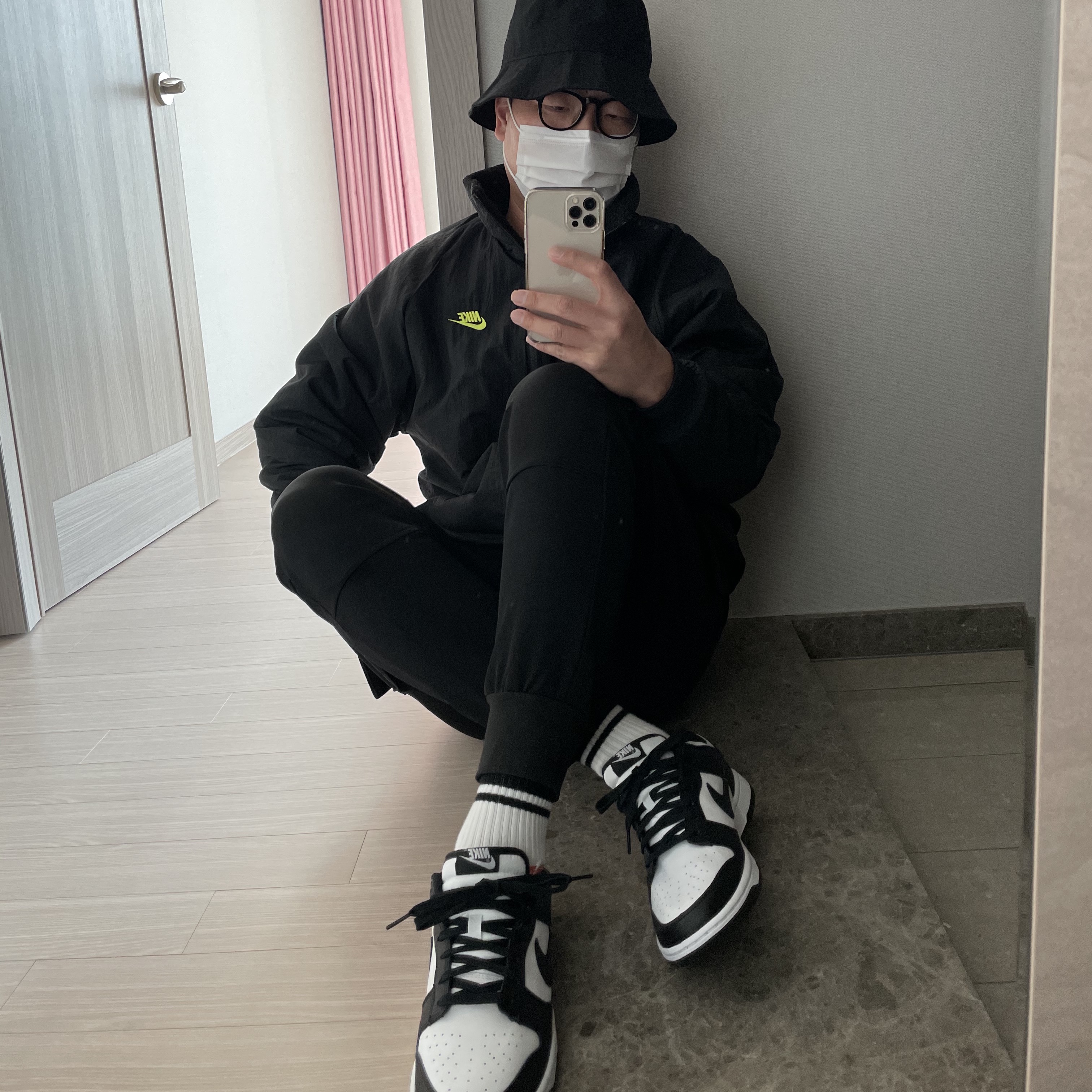 Nike Dunk Low Retro Black 착용 스타일