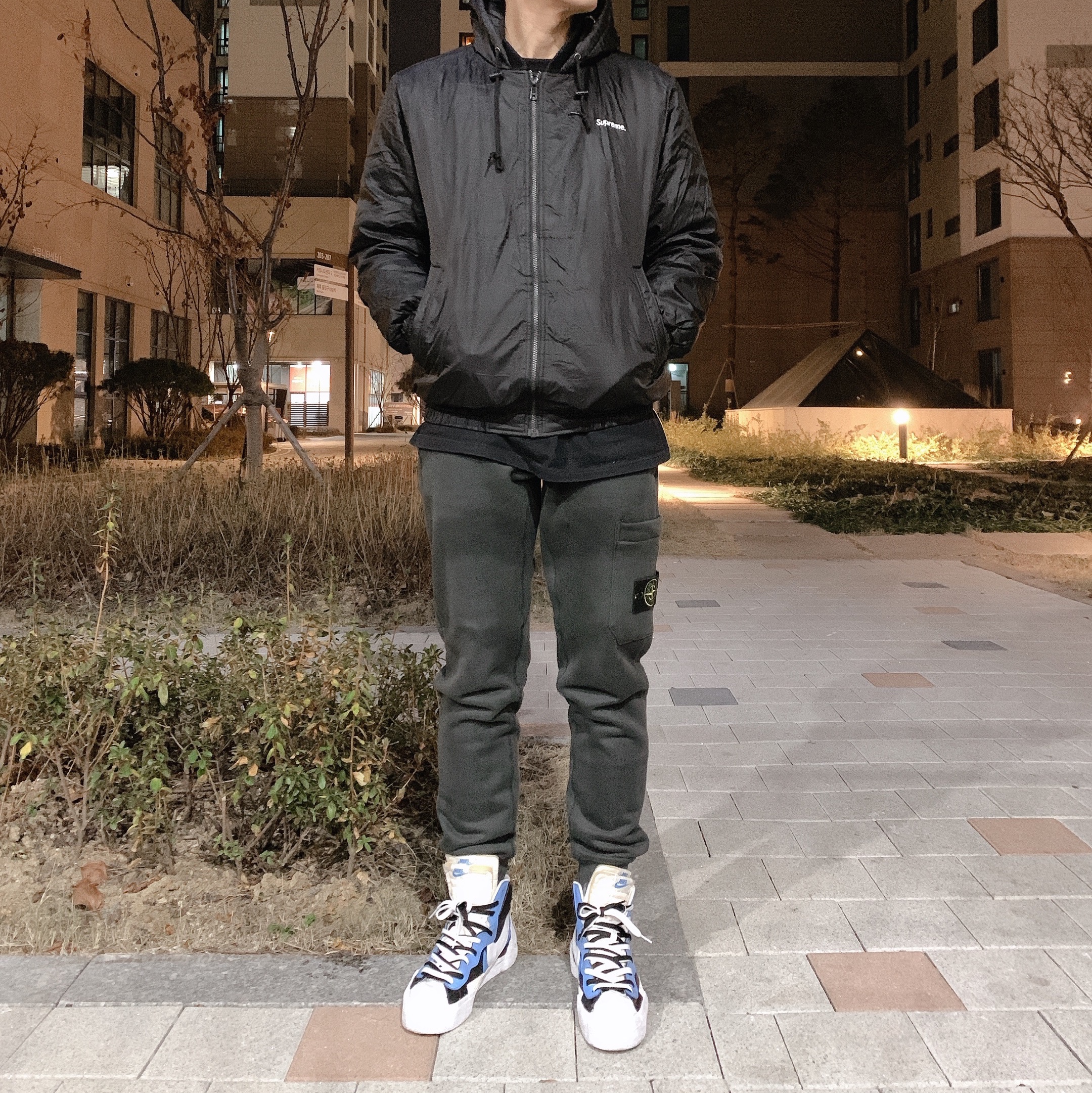 Nike x Sacai Blazer Mid White Black Legend Blue 착용 스타일