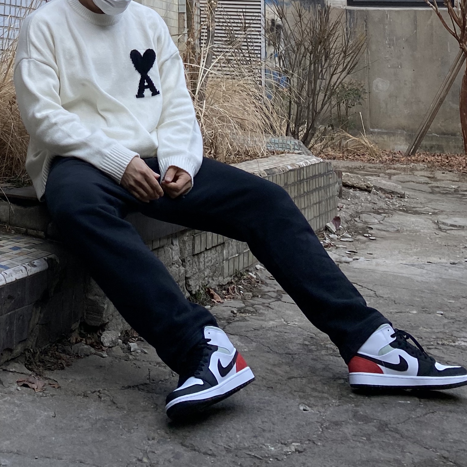 Jordan 1 Mid SE Track Red 착용 스타일