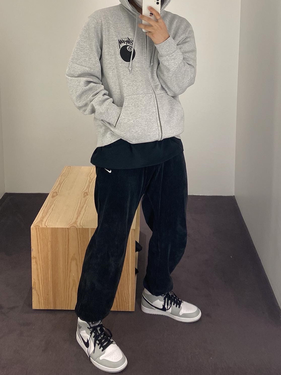 Jordan 1 Mid Light Smoke Grey 착용 스타일