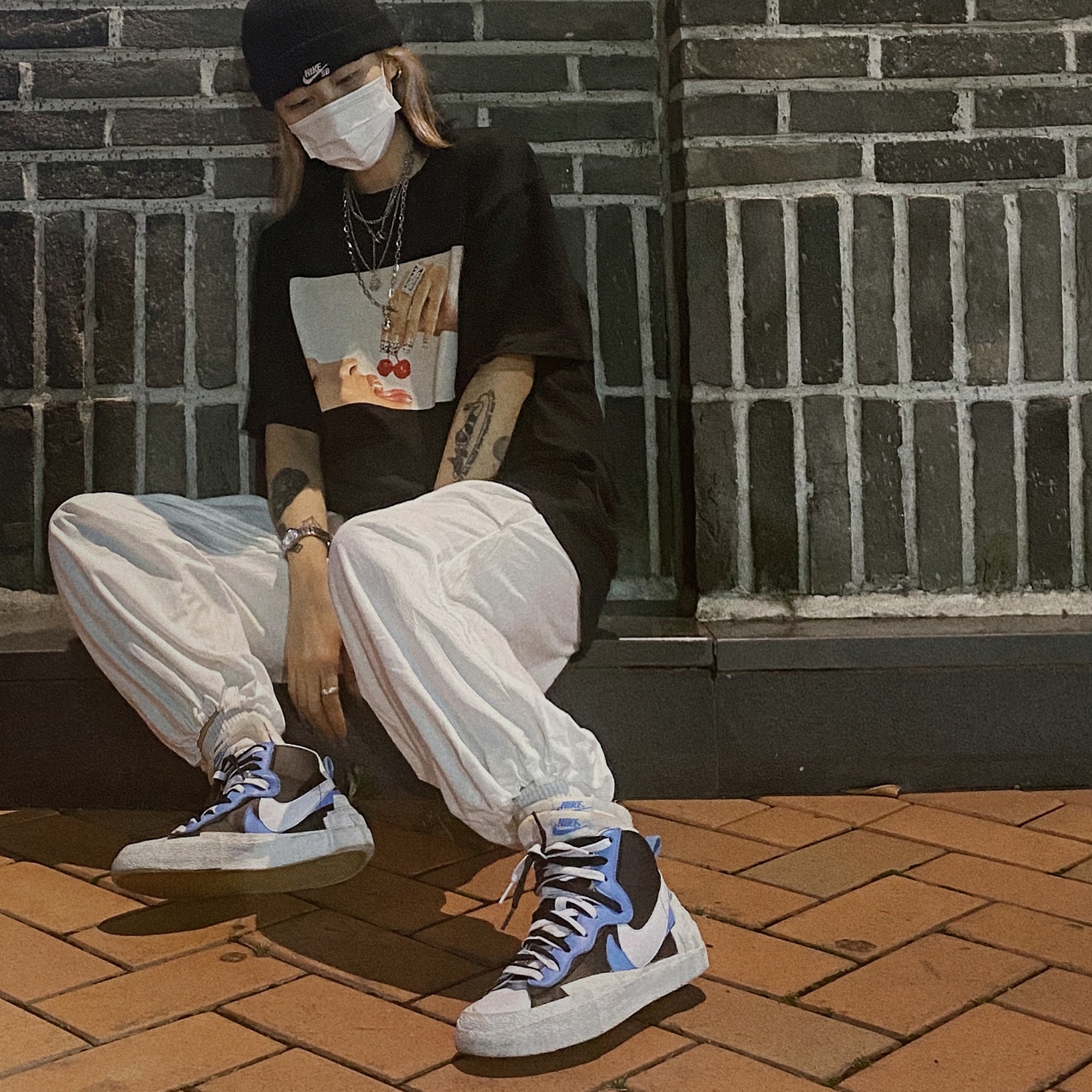 Nike x Sacai Blazer Mid White Black Legend Blue 착용 스타일