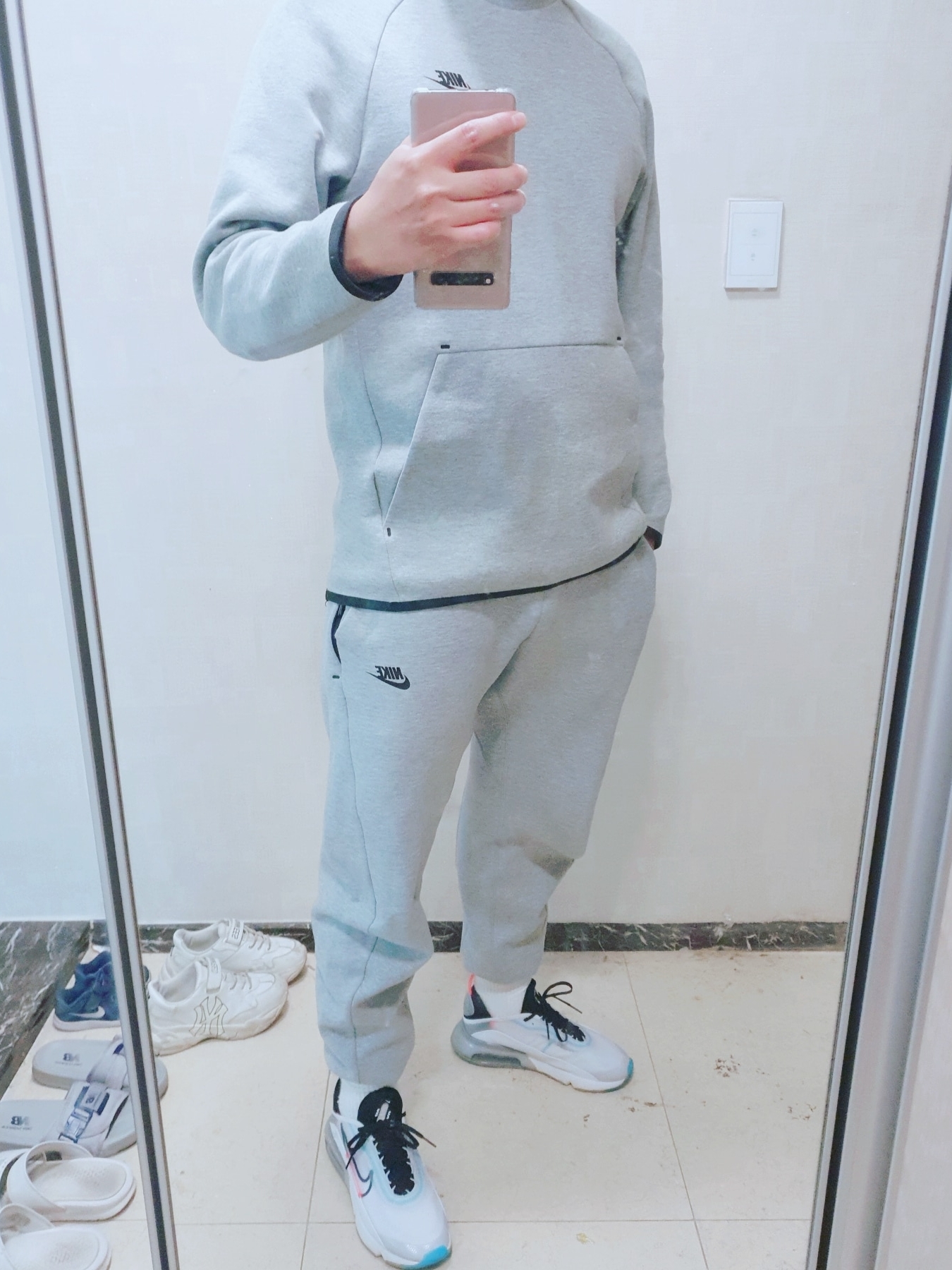 (W) Nike Air Max 2090 Pure Platinum 착용 스타일