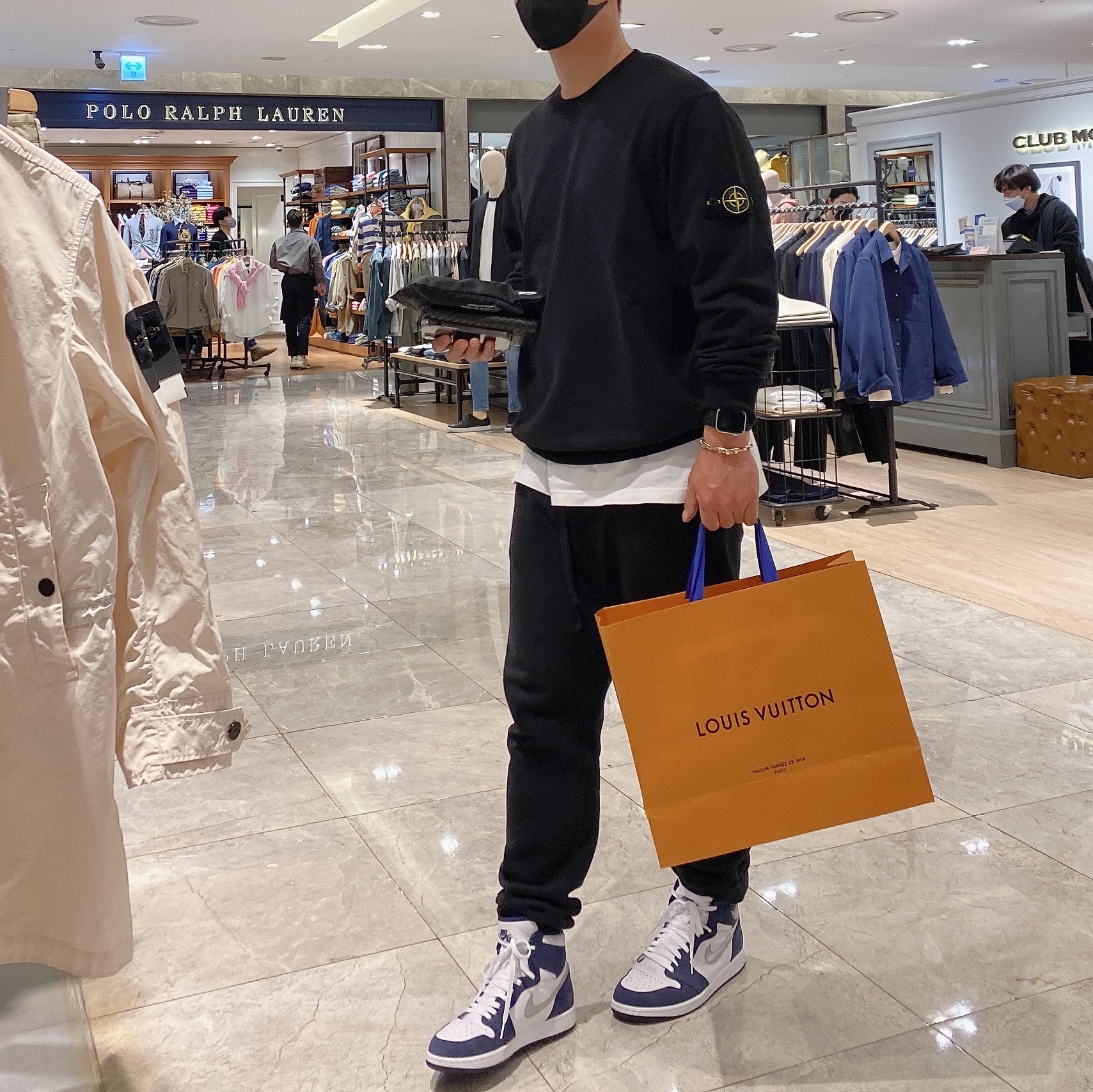 Jordan 1 Retro High OG CO.JP Midnight Navy, Essentials Sweatpants Dark Slate/Black 2020 착용 스타일 - 1