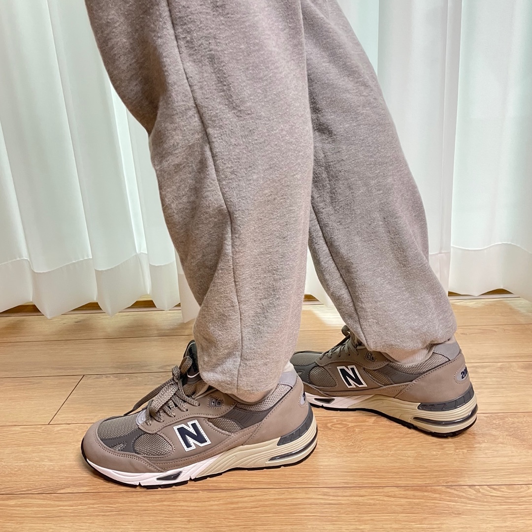New Balance 991 Made in UK 20th Anniversary Grey 착용 스타일 - 2