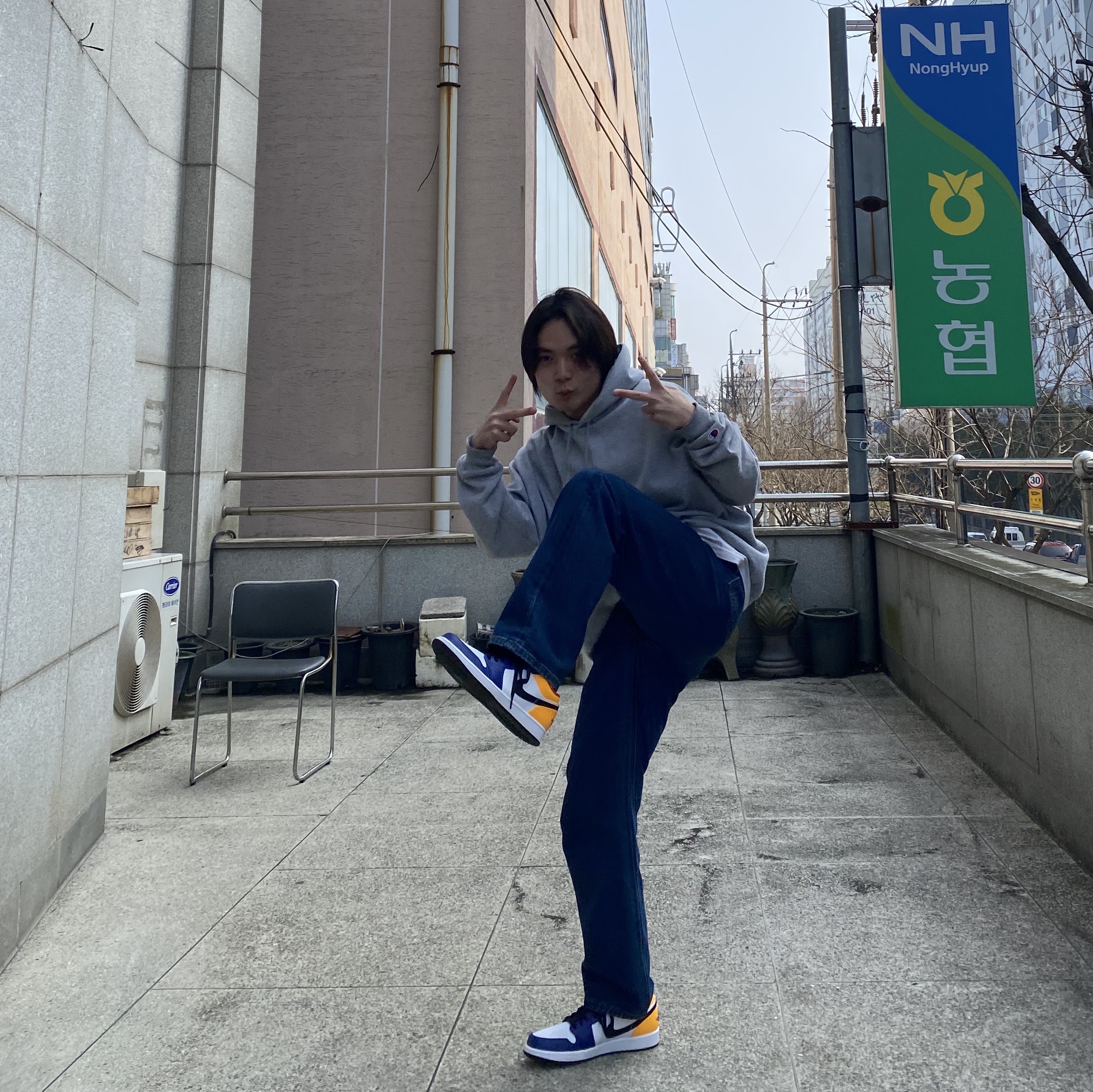 Jordan 1 Low Royal Yellow 착용 스타일
