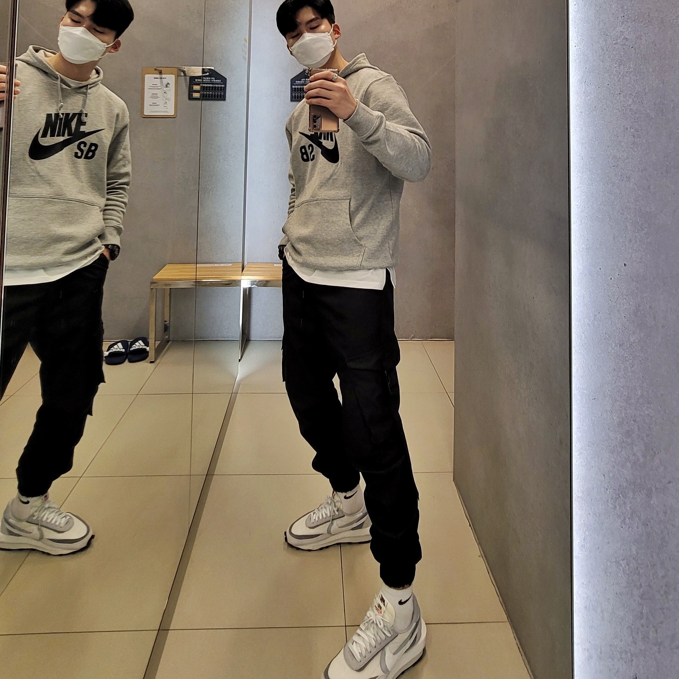 Nike x Sacai LDWaffle Summit White 착용 스타일