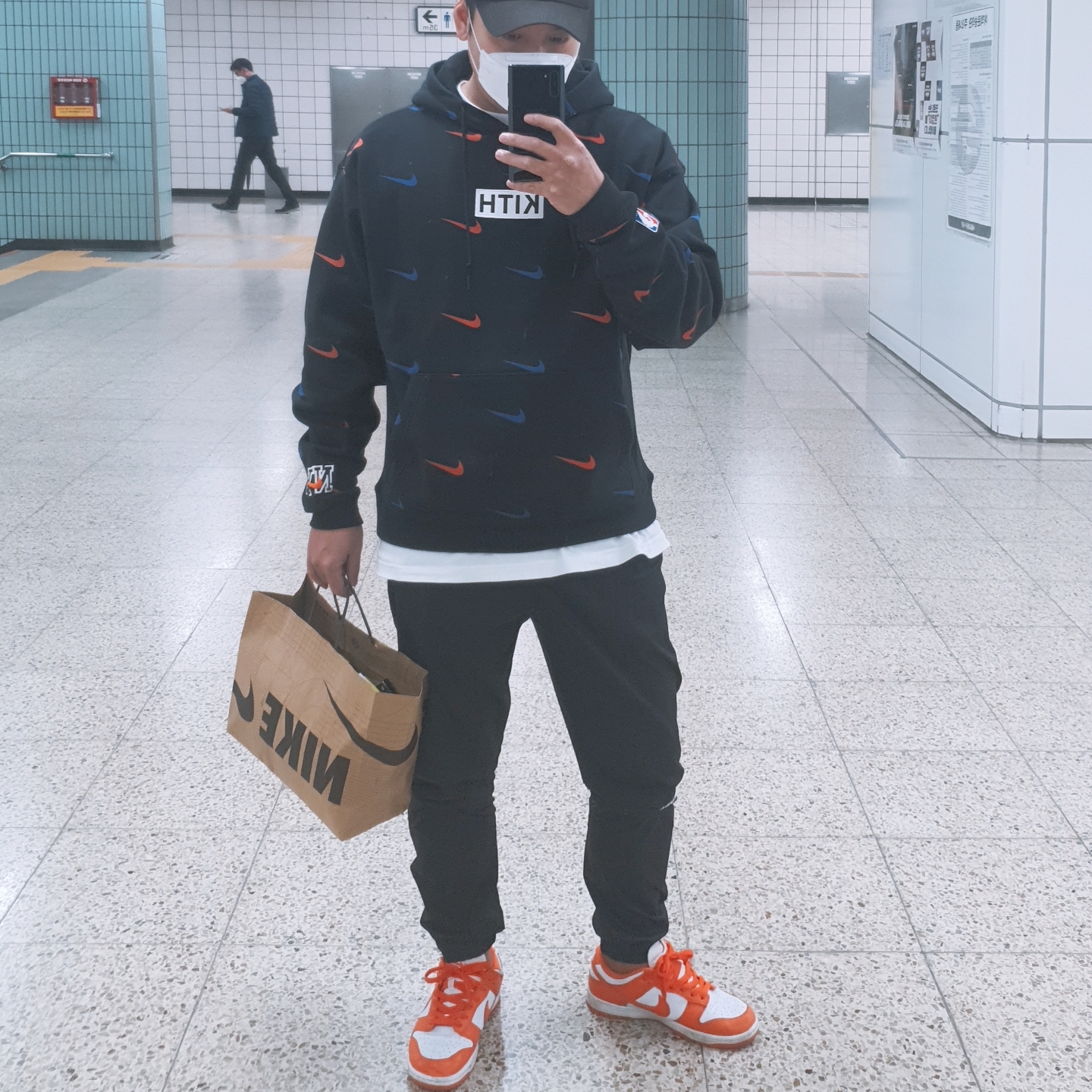 【Kith & Nike】コラボ for New York Knicks AOP Hoodie 나이키 x 키스 뉴욕 닉스 AOP 후드 블랙 | Nike | KREAM