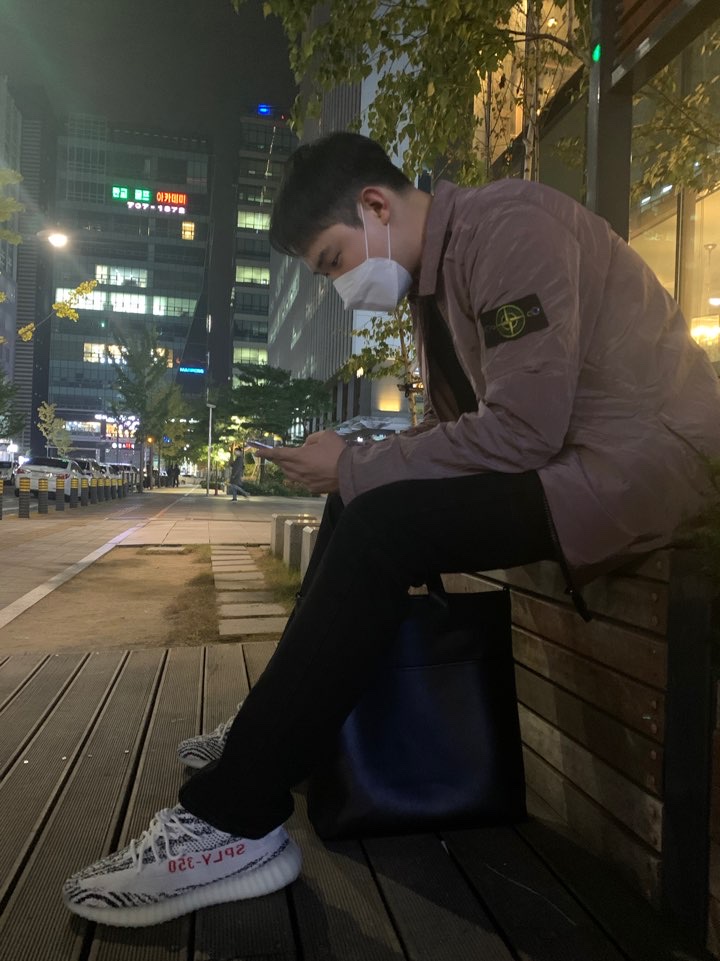Adidas Yeezy Boost 350 V2 Zebra 2017/2019/2020 착용 스타일