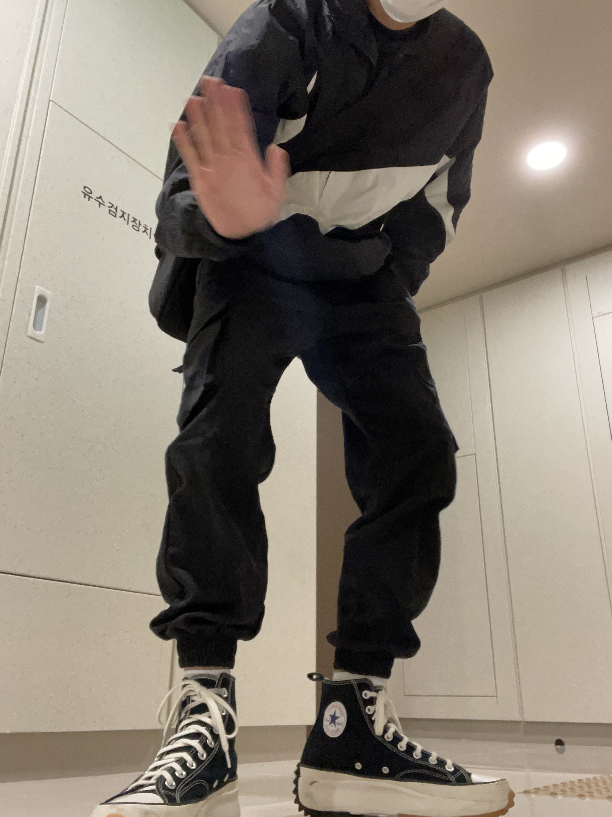 Converse x JW Anderson Run Star Hike Hi Black 착용 스타일