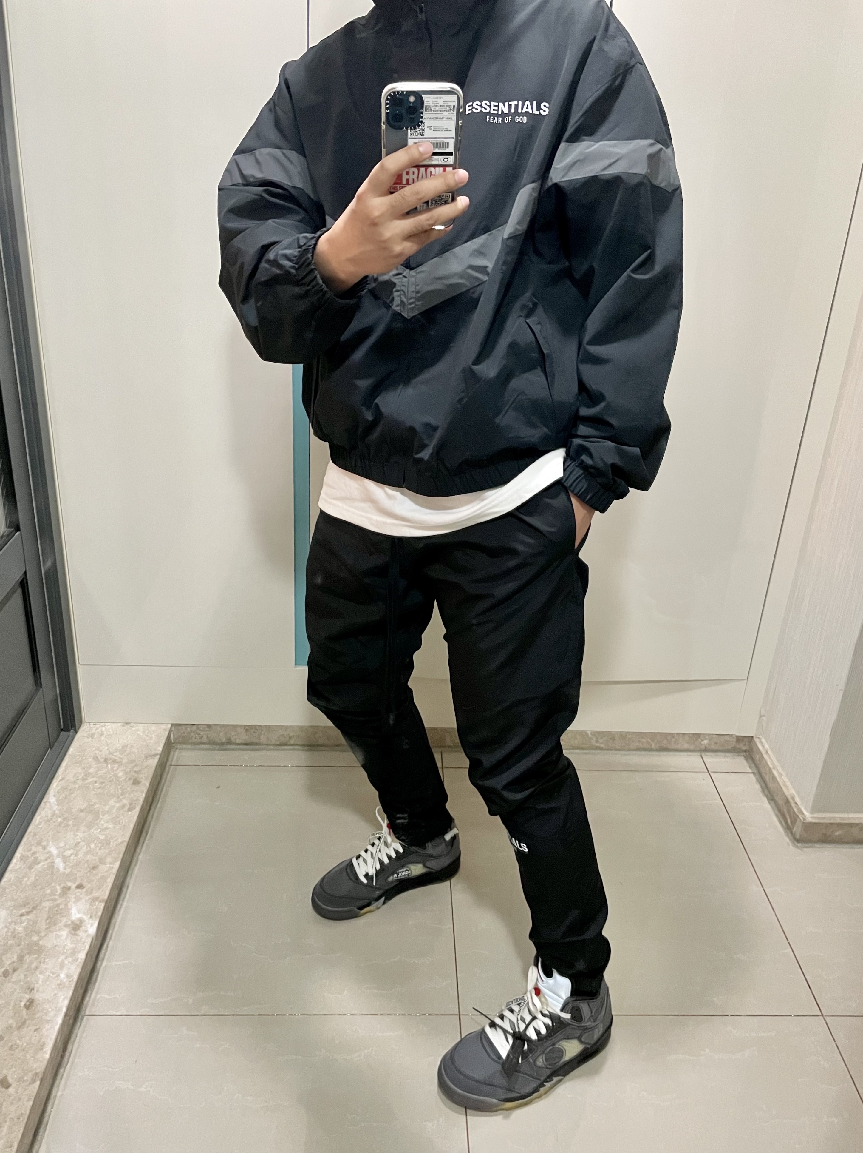 Jordan 5 x Off-White Retro SP Black Muslin, Essentials Track Pants Reflective Black - 20FW 착용 스타일 - 2