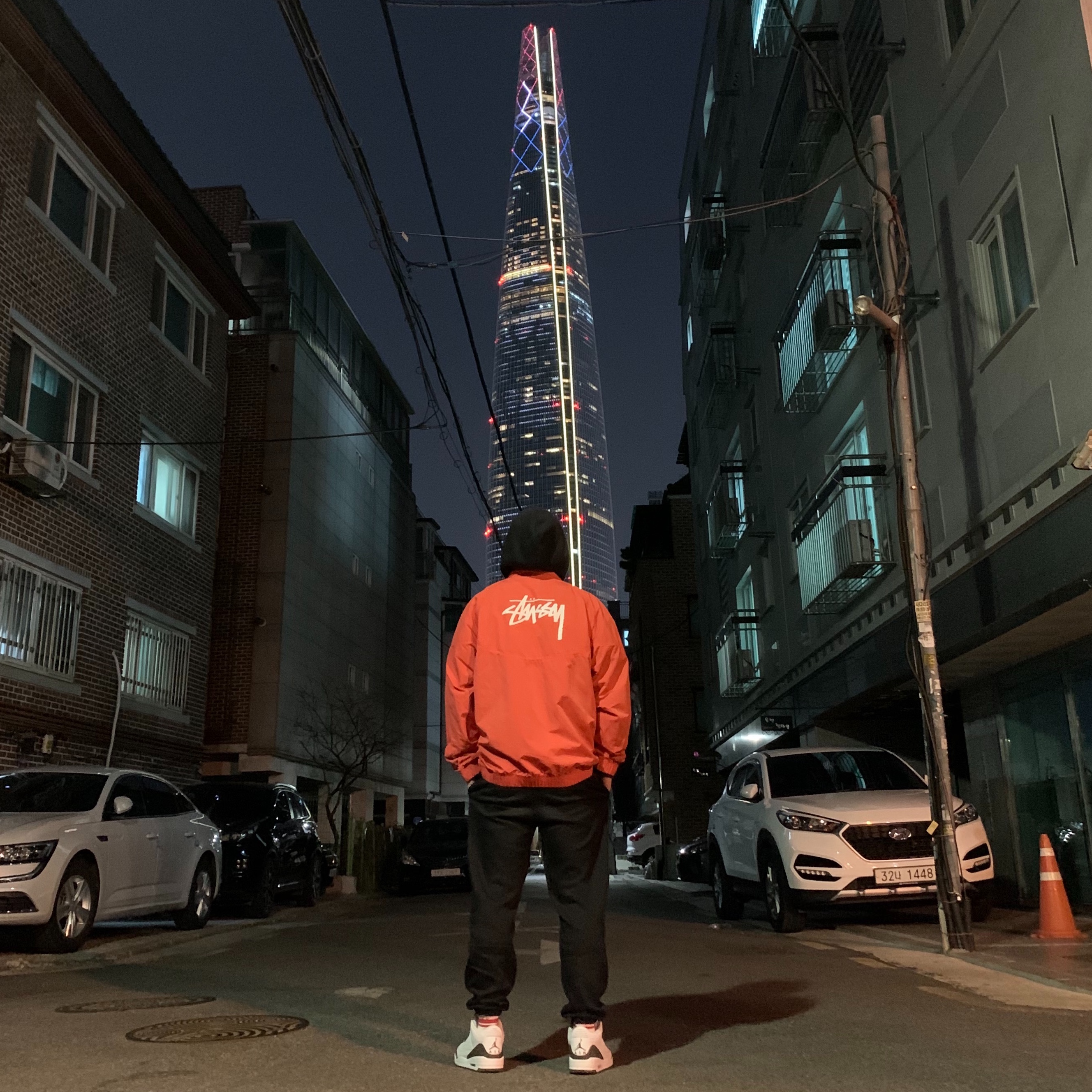 Nike x Stussy Windrunner Jacket Habanero Red 착용 스타일