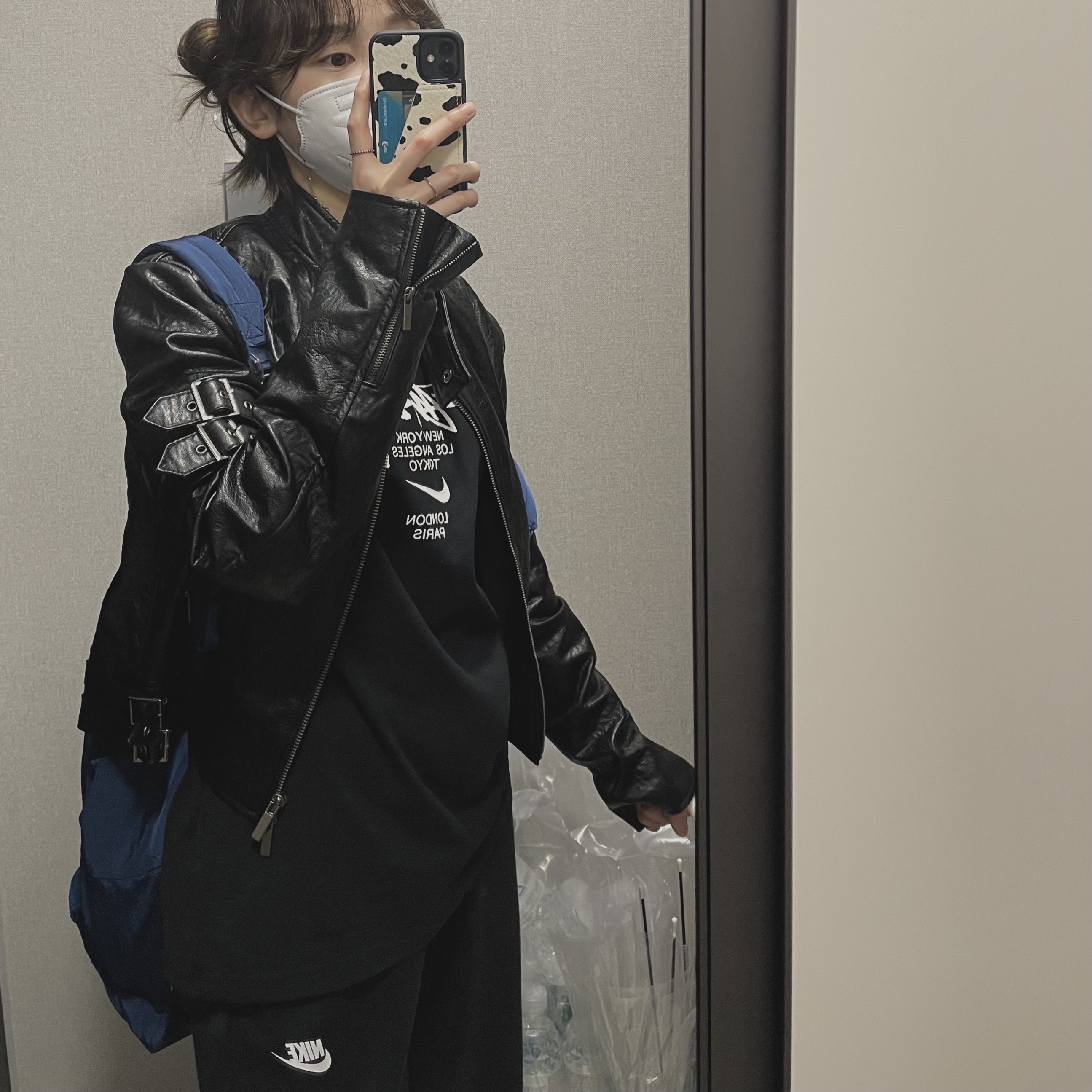 Nike x Stussy WT T-Shirt Black - Asia, Jordan 1 Retro High OG Defiant SB LA to Chicago 착용 스타일 - 1